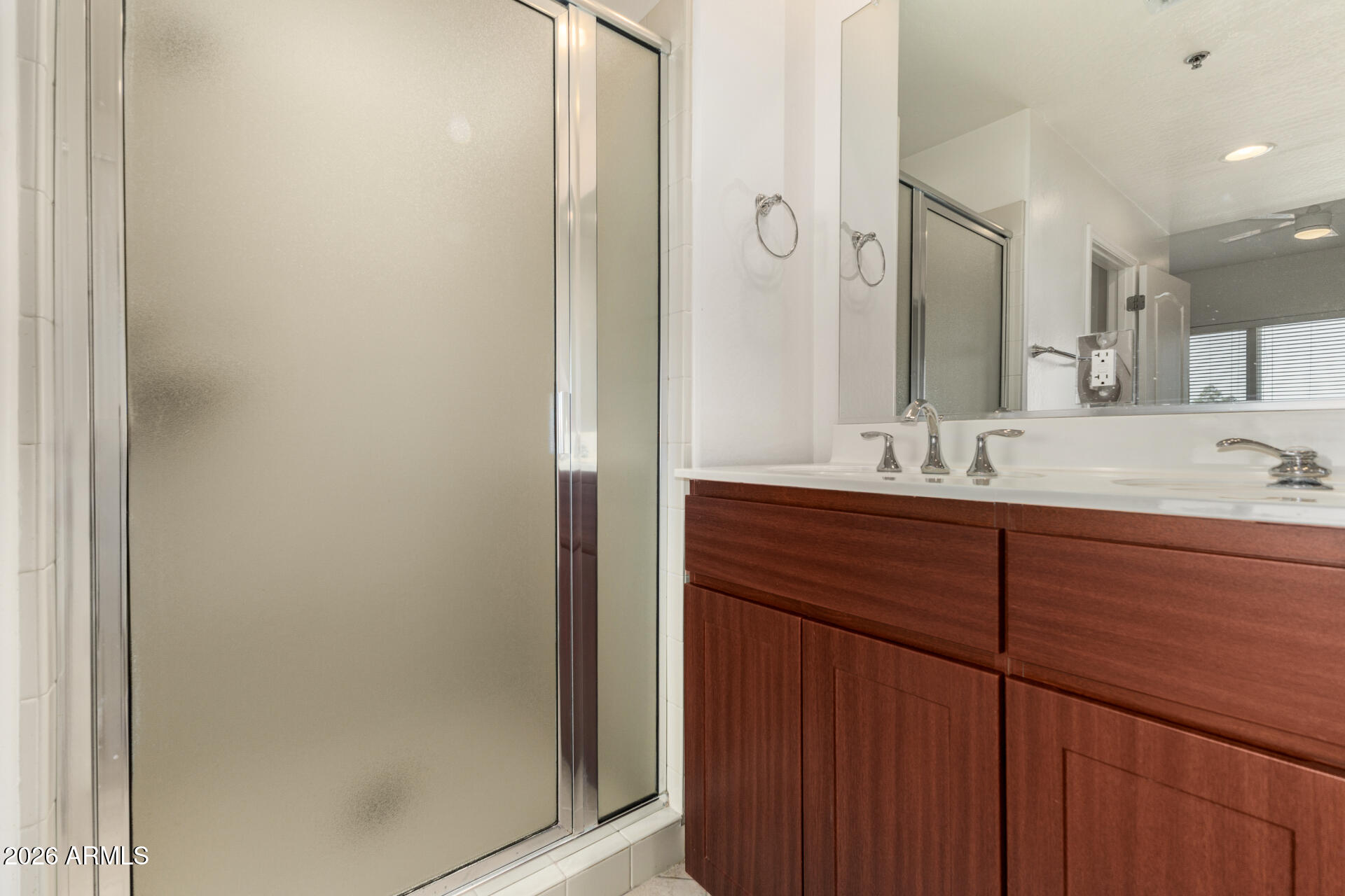 2302 N CENTRAL Avenue 404