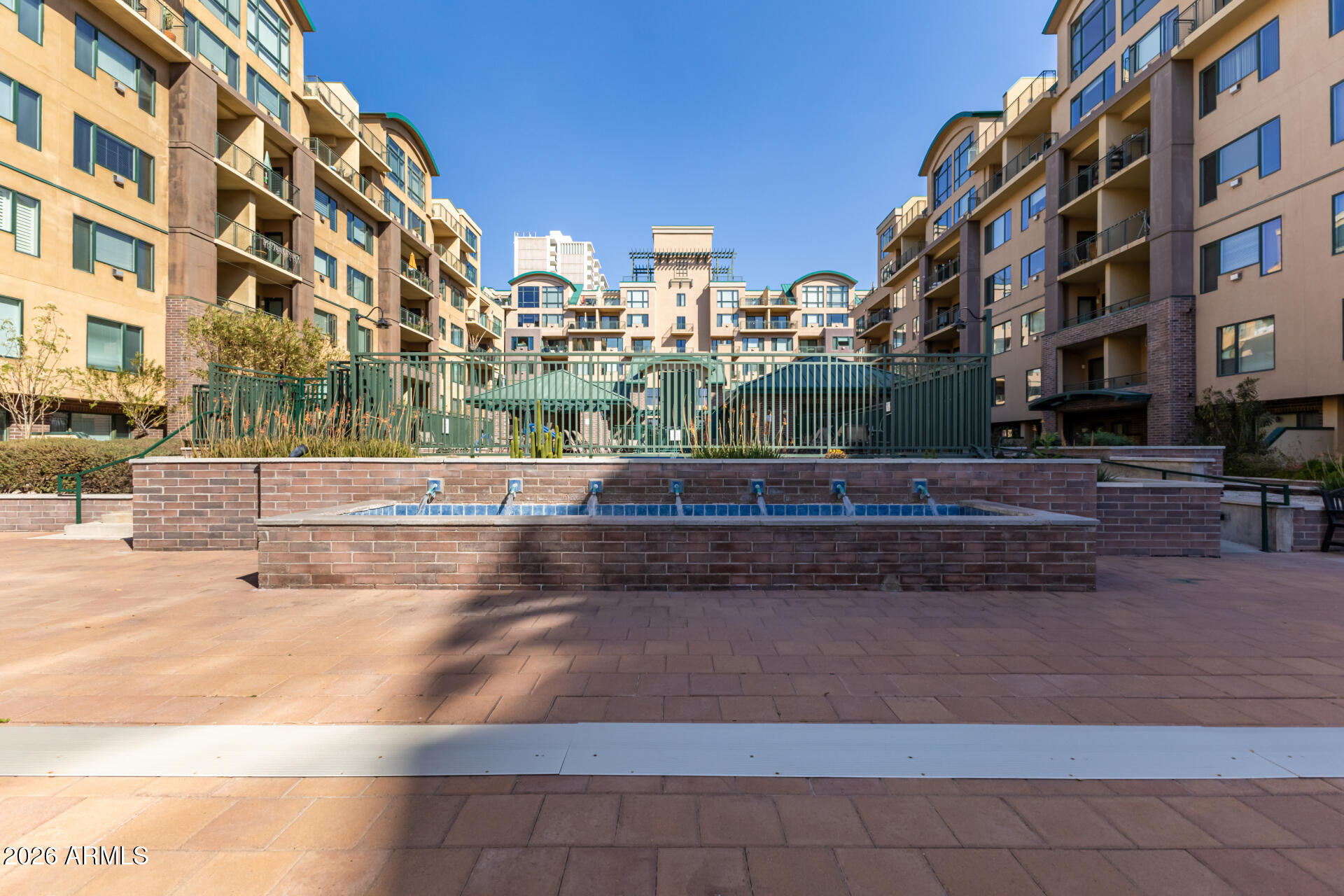 2302 N CENTRAL Avenue 404