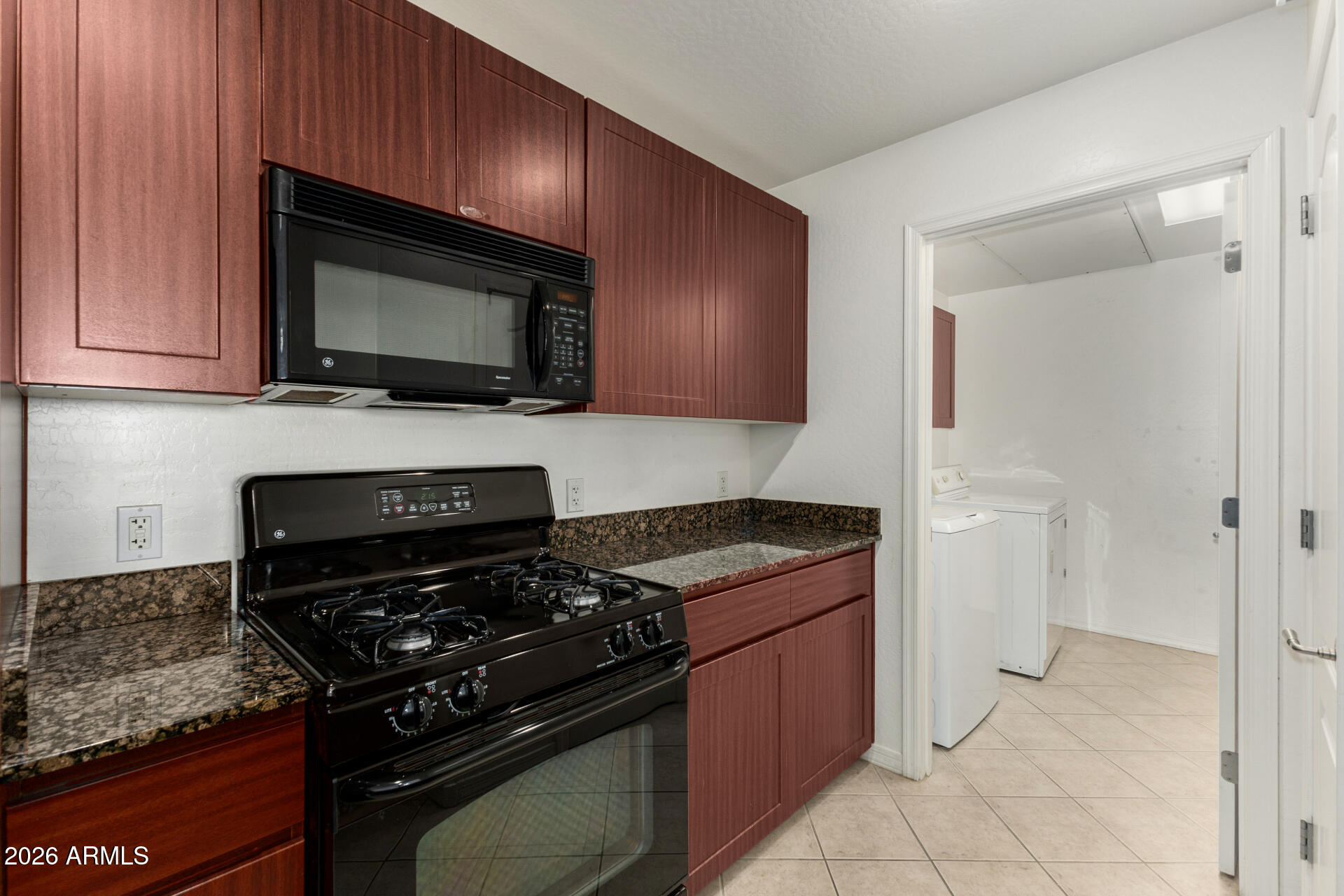 2302 N CENTRAL Avenue 404