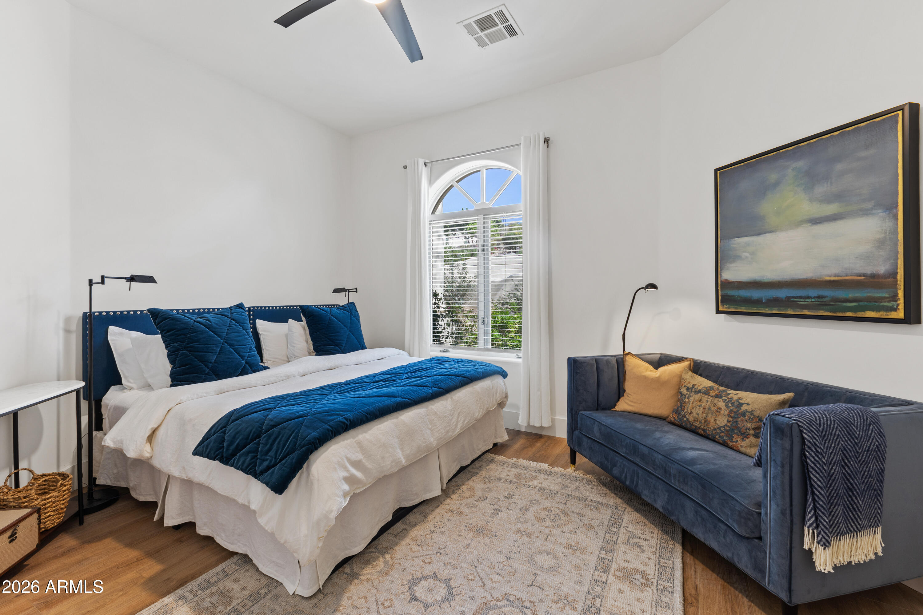 1455 E VICTOR HUGO Avenue