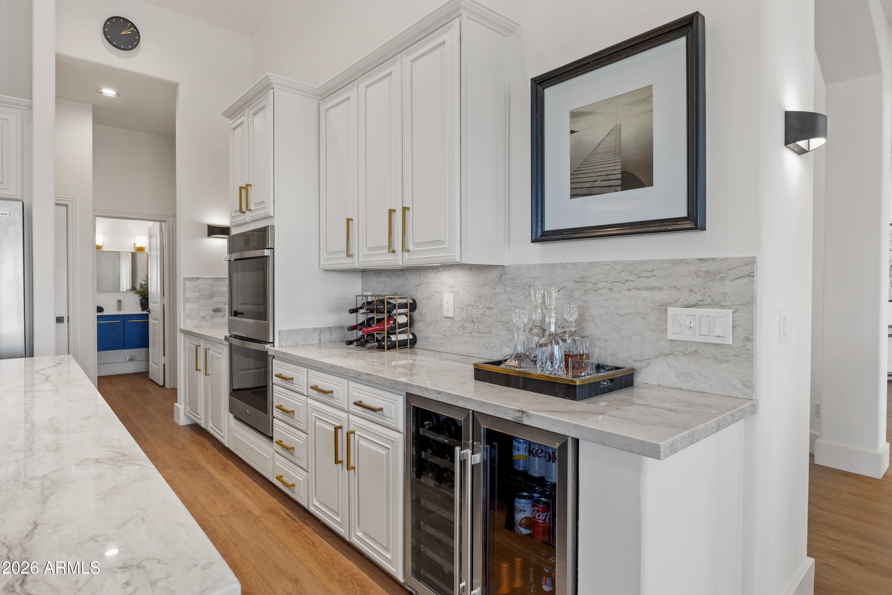 1455 E VICTOR HUGO Avenue