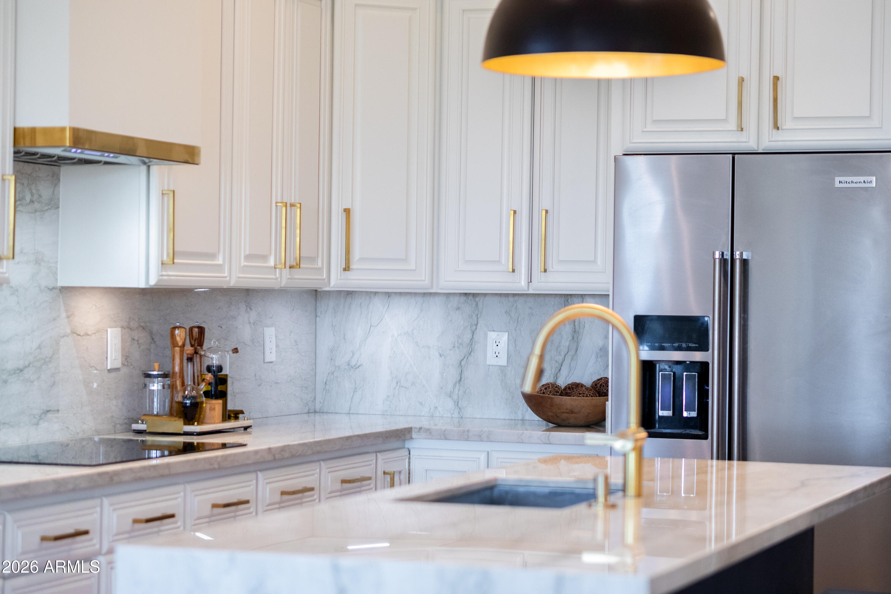 1455 E VICTOR HUGO Avenue