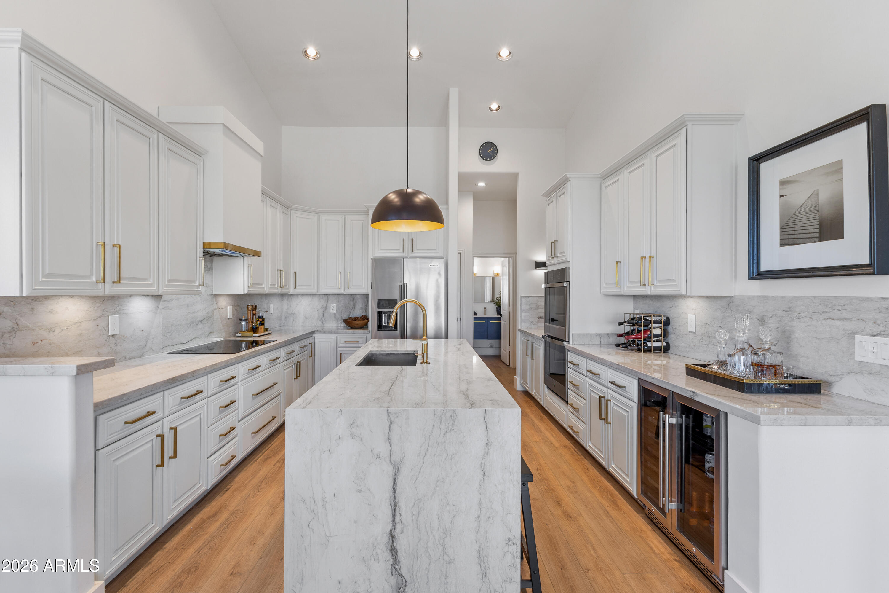 1455 E VICTOR HUGO Avenue