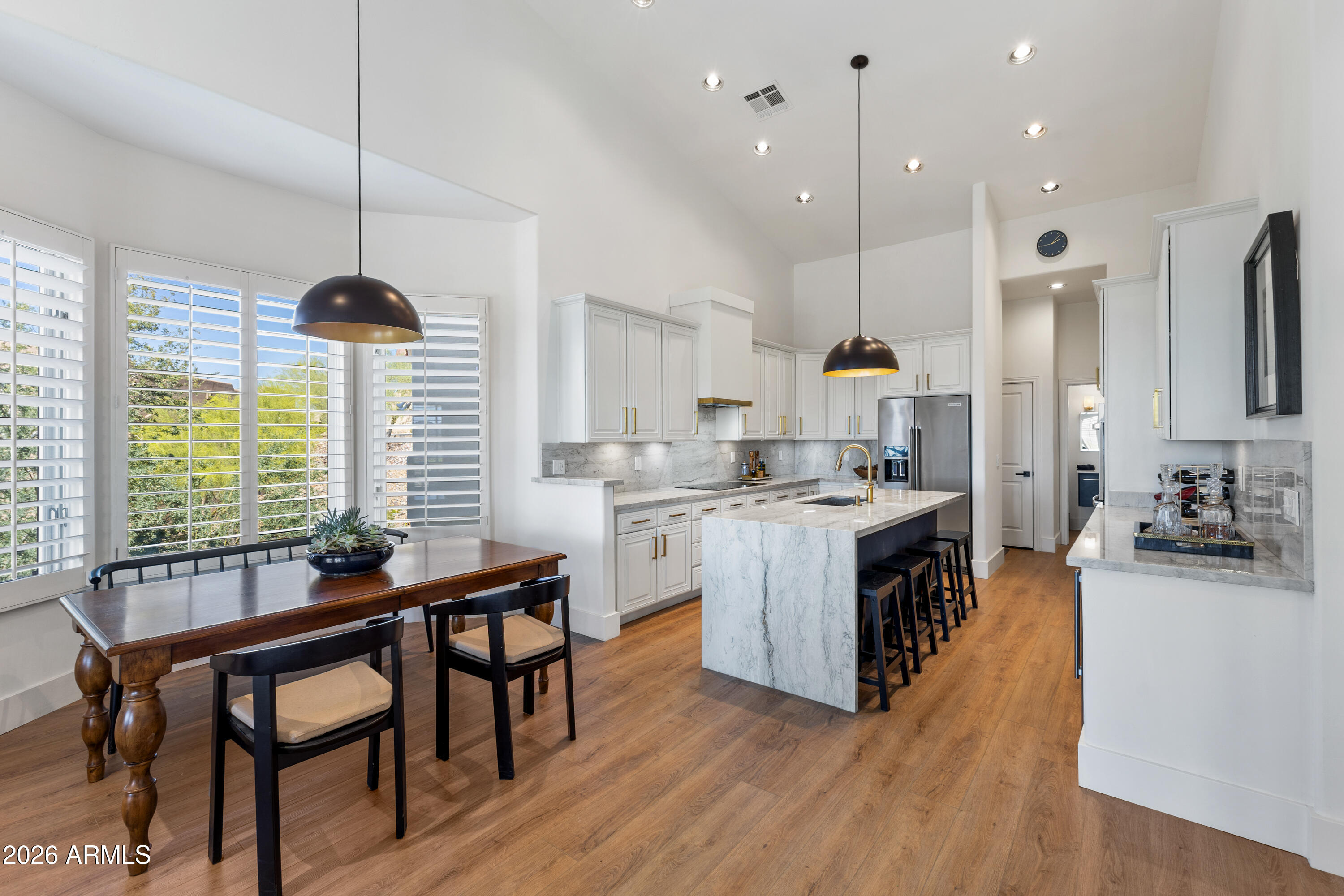 1455 E VICTOR HUGO Avenue