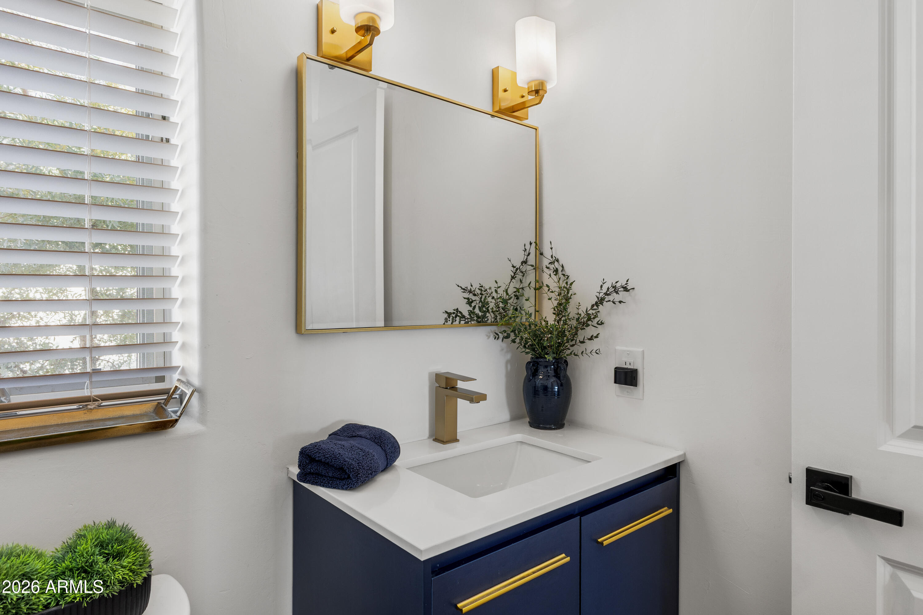 1455 E VICTOR HUGO Avenue