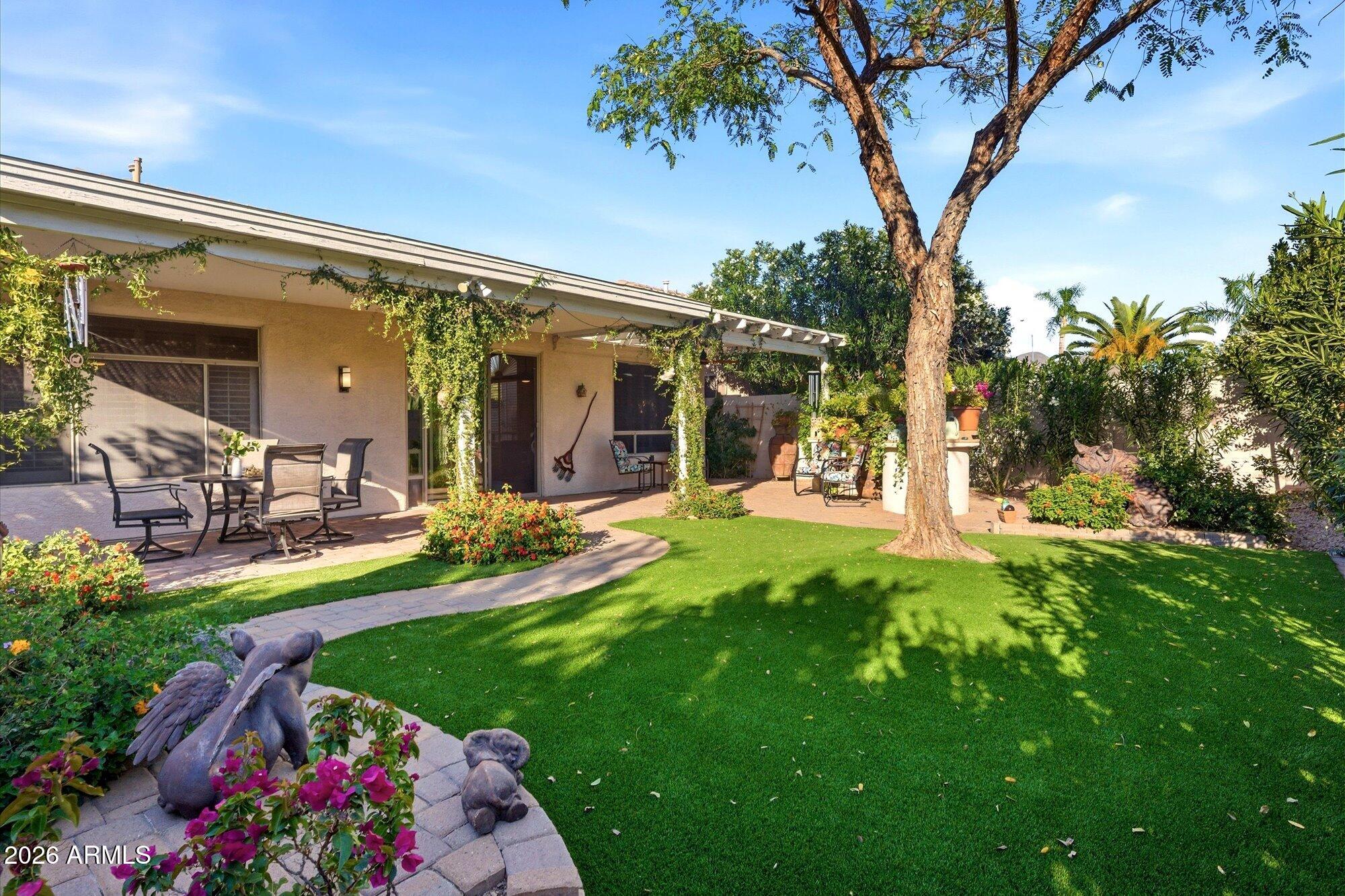 9827 E BLANCHE Drive