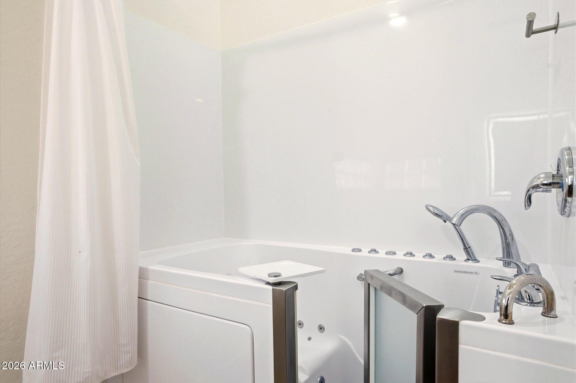 9827 E BLANCHE Drive