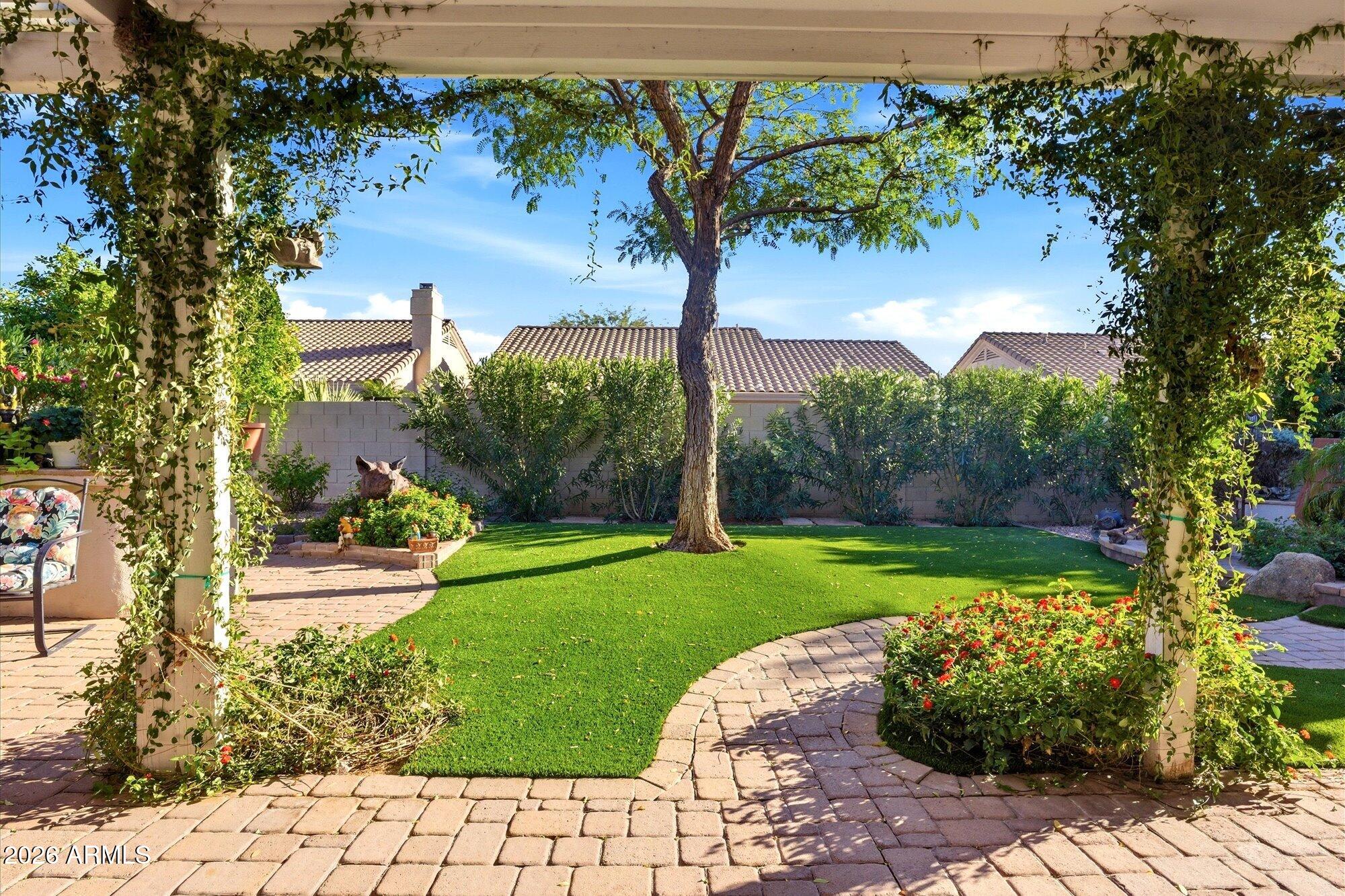 9827 E BLANCHE Drive