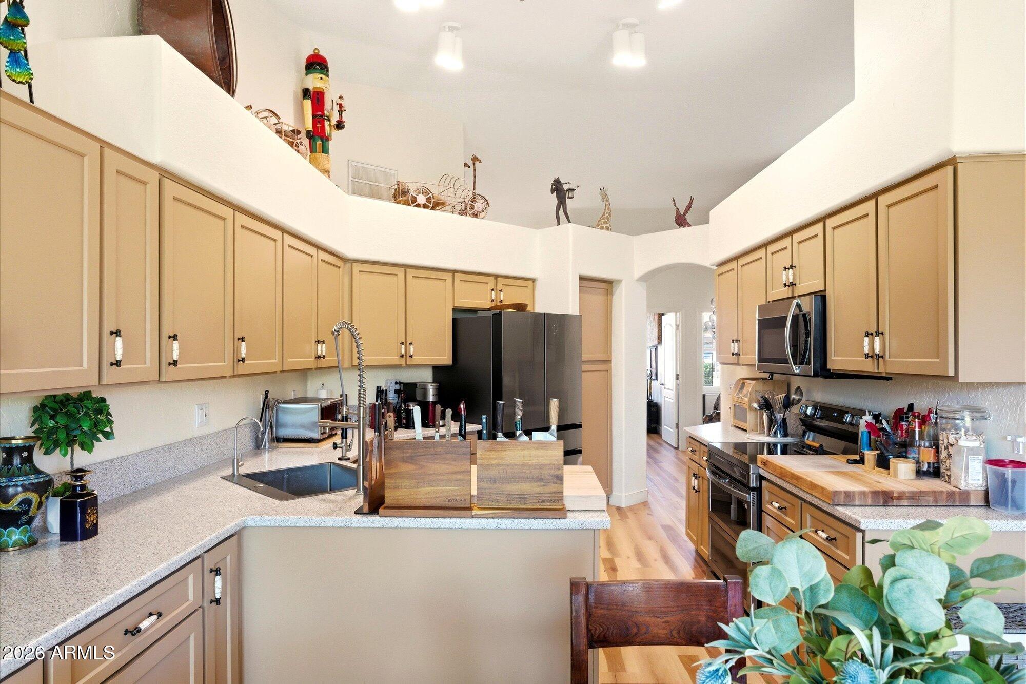 9827 E BLANCHE Drive