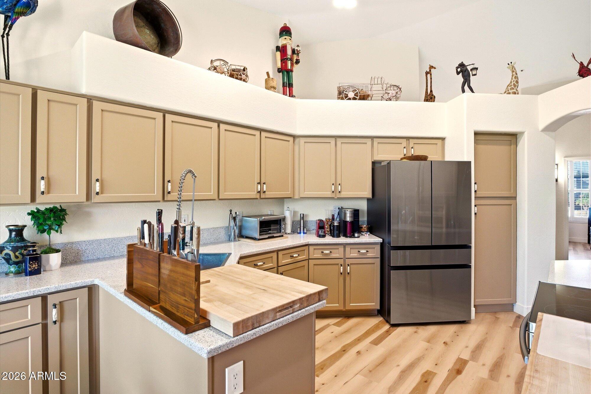 9827 E BLANCHE Drive