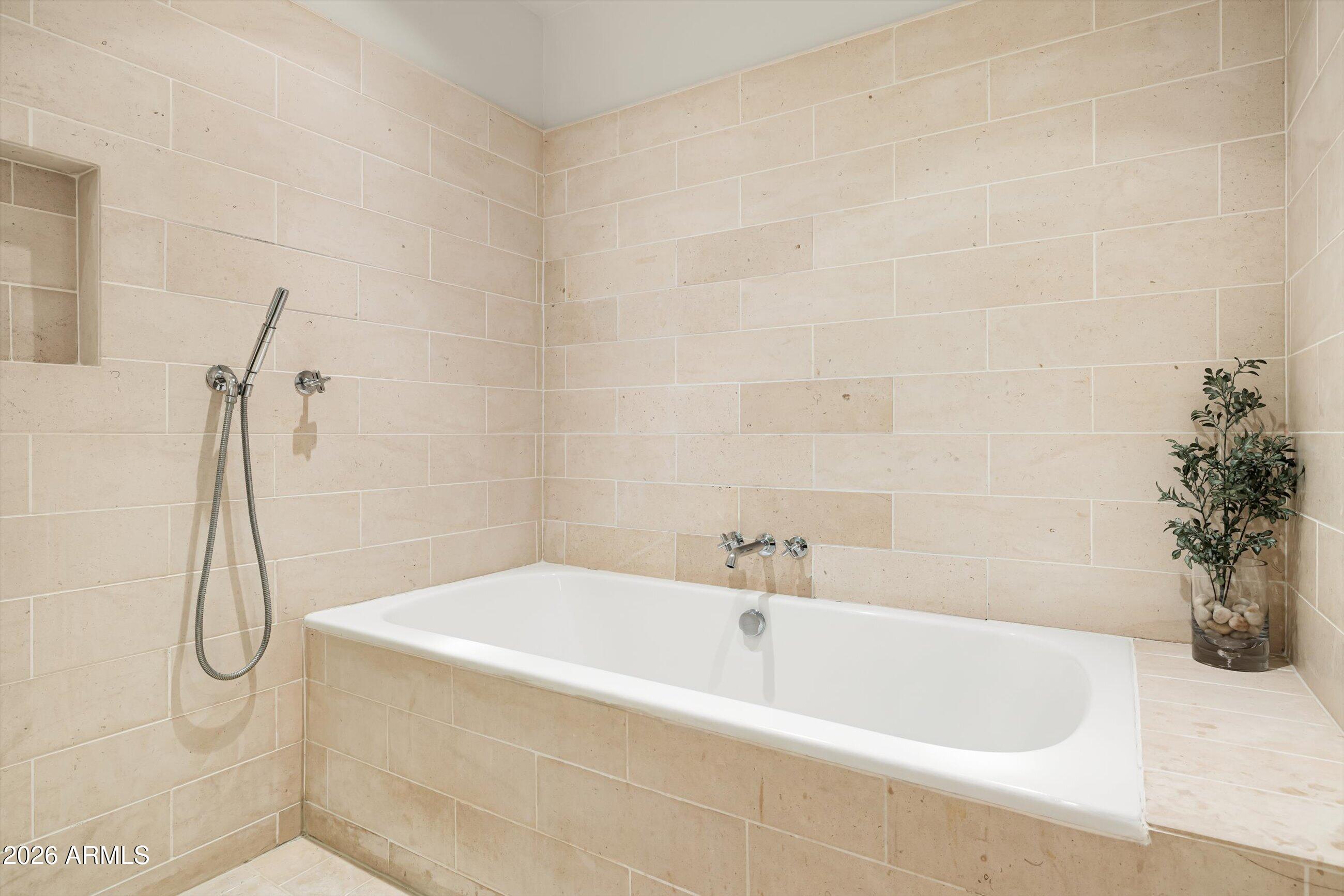 4745 N SCOTTSDALE Road Unit: 1011