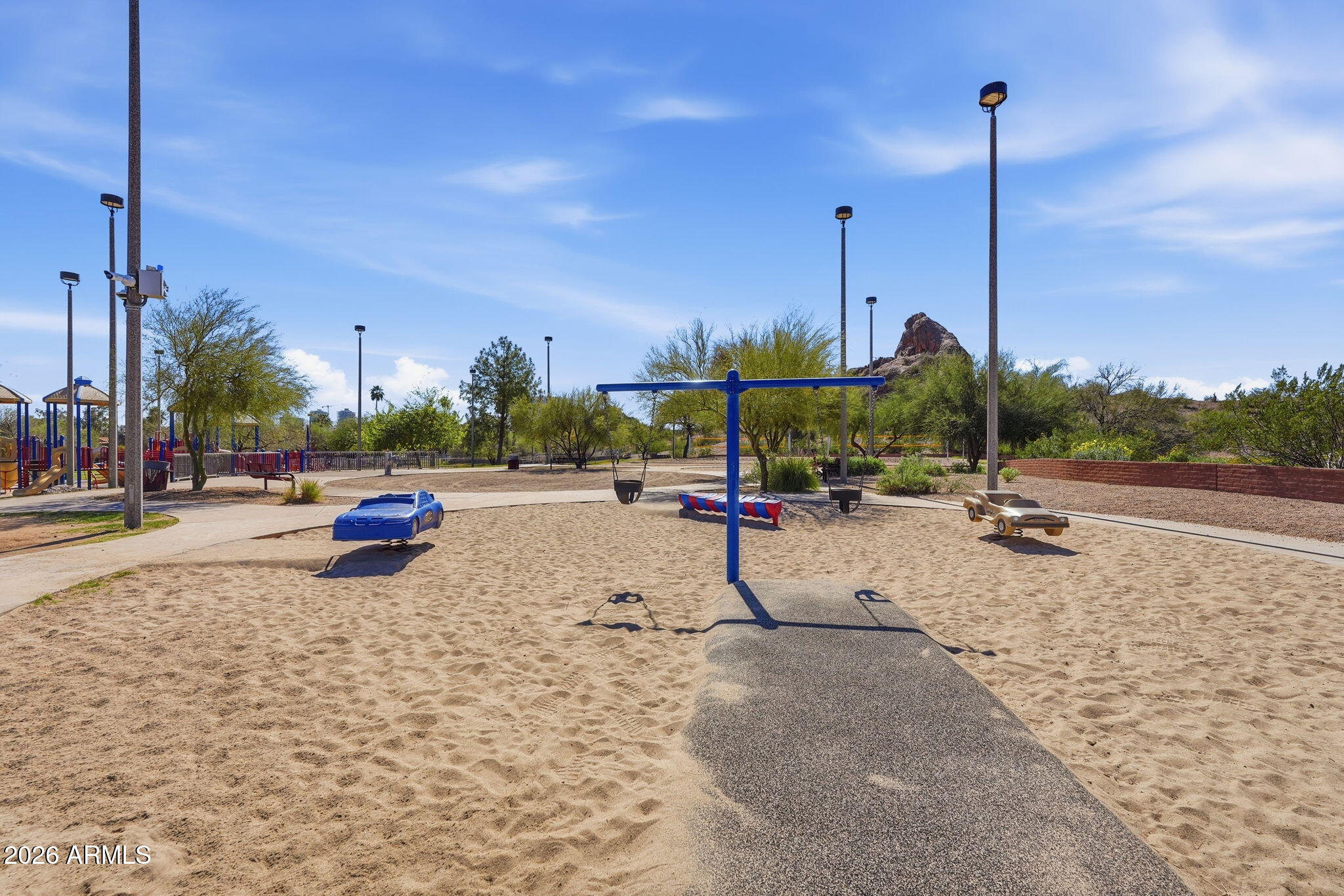 925 N COLLEGE Avenue G128