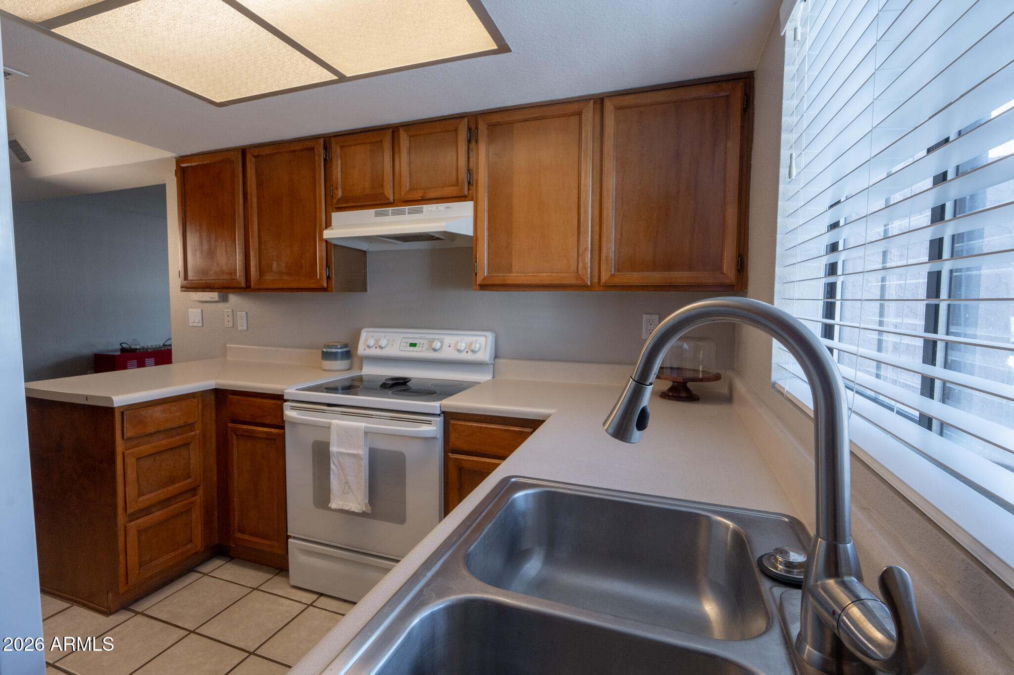 925 N COLLEGE Avenue G128