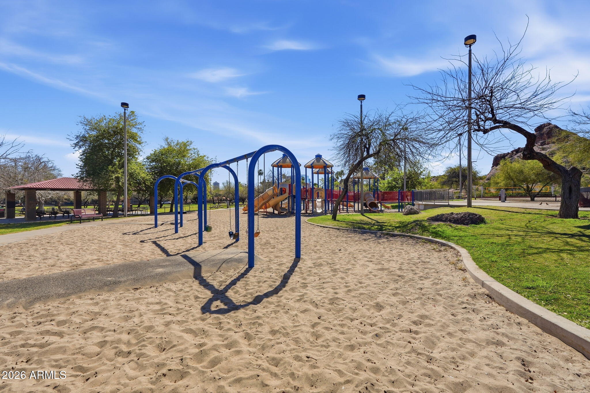 925 N COLLEGE Avenue G128