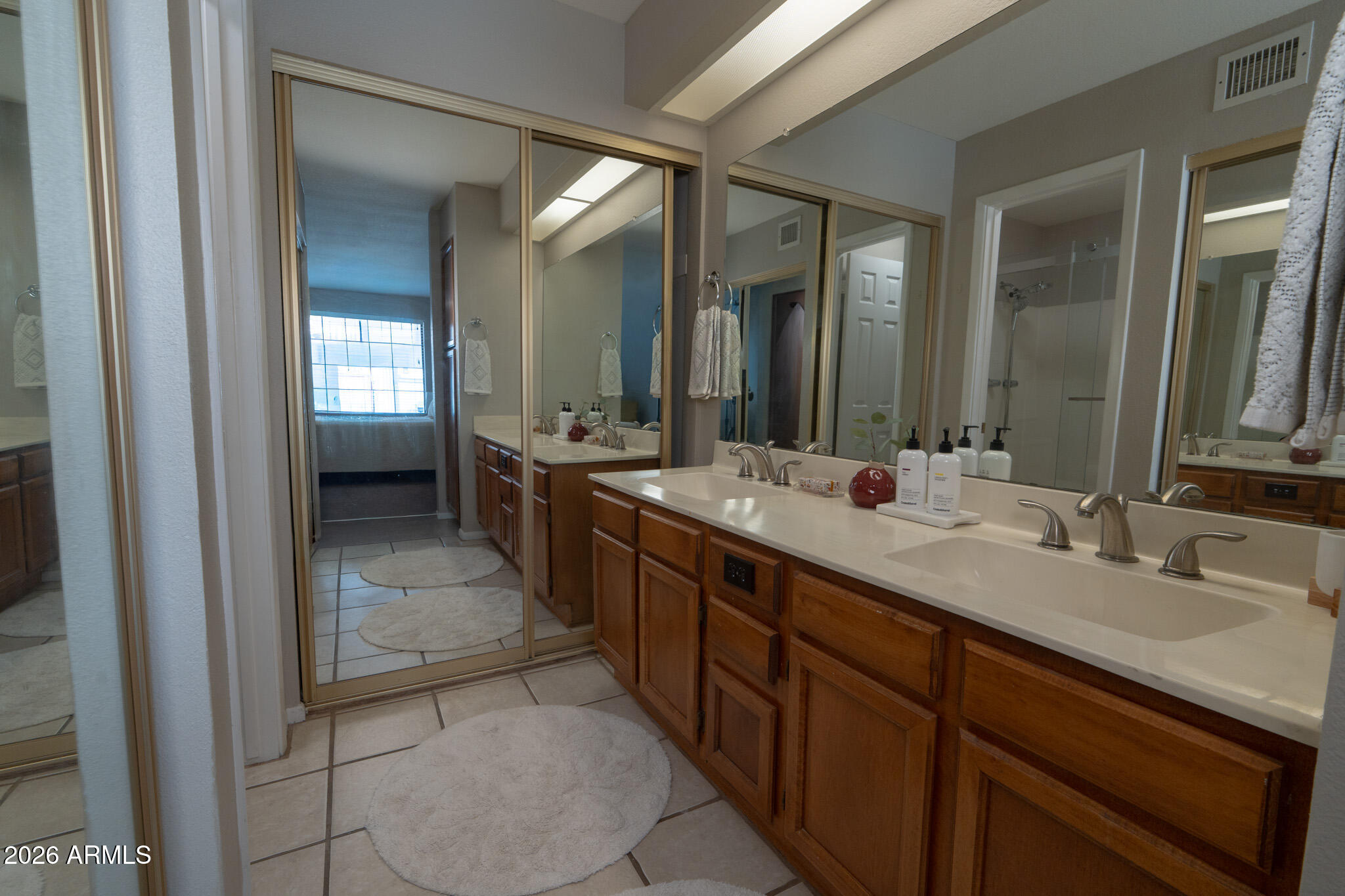 925 N COLLEGE Avenue G128