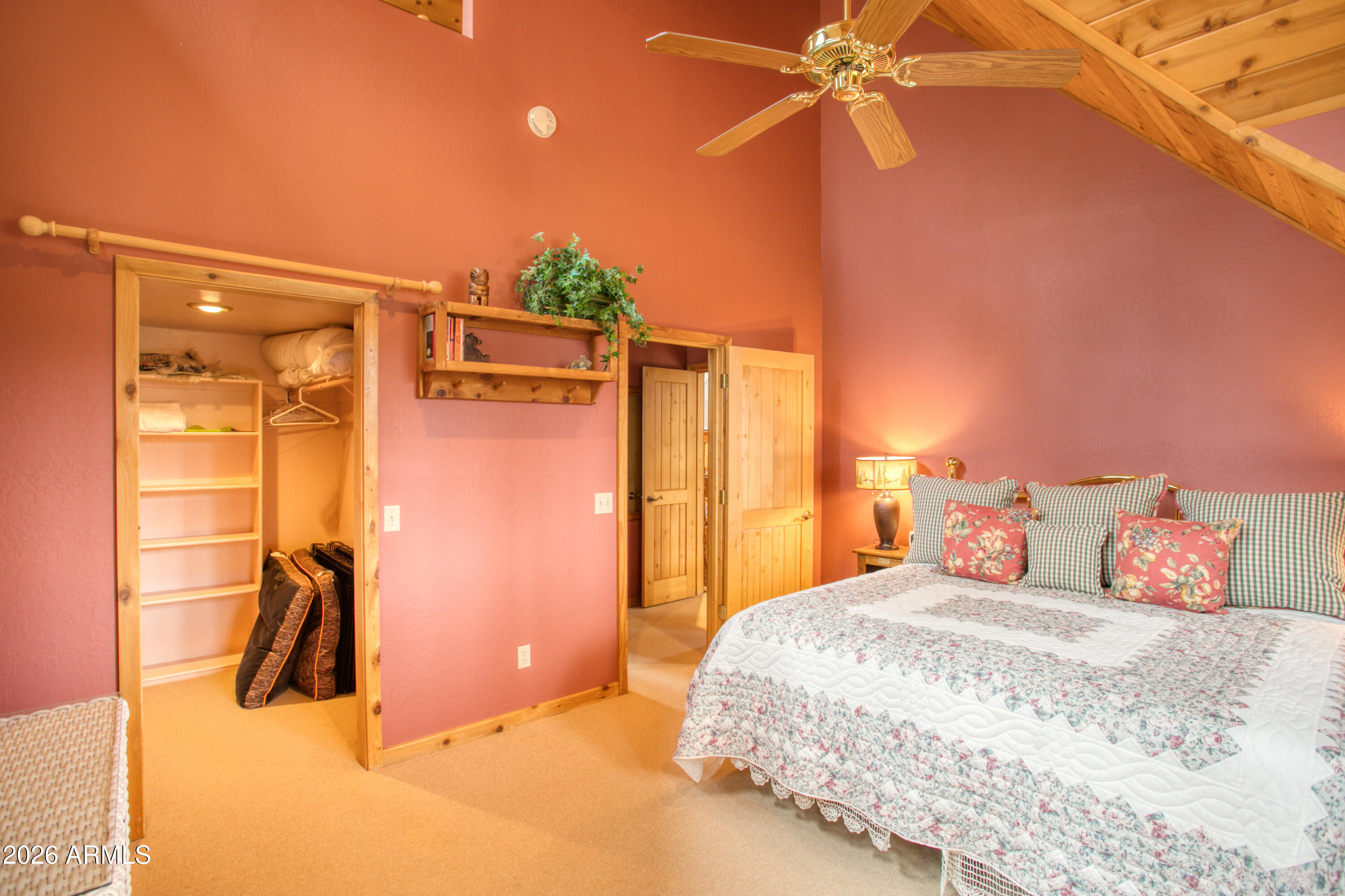 2912 Woodpecker Lane