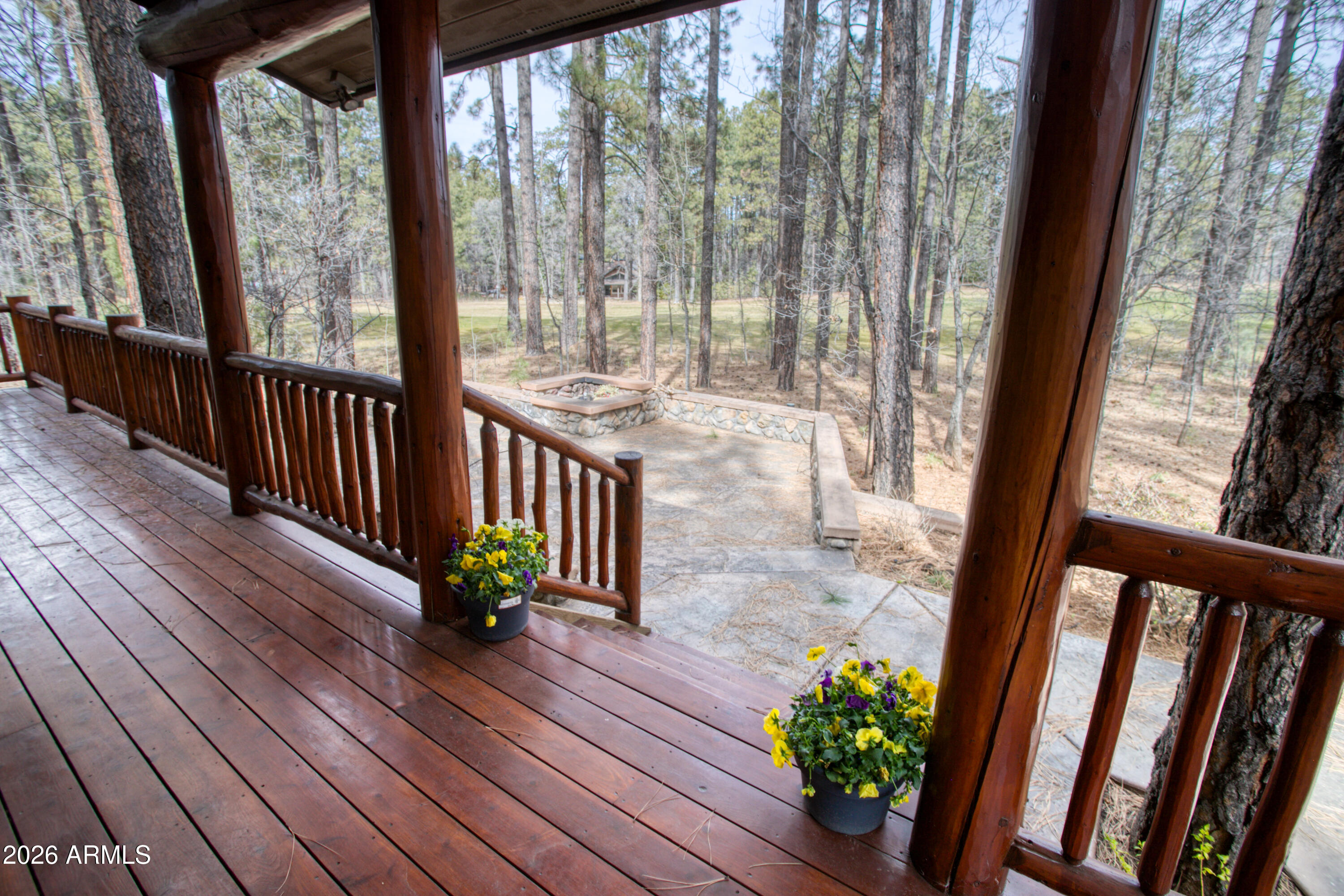 2912 Woodpecker Lane