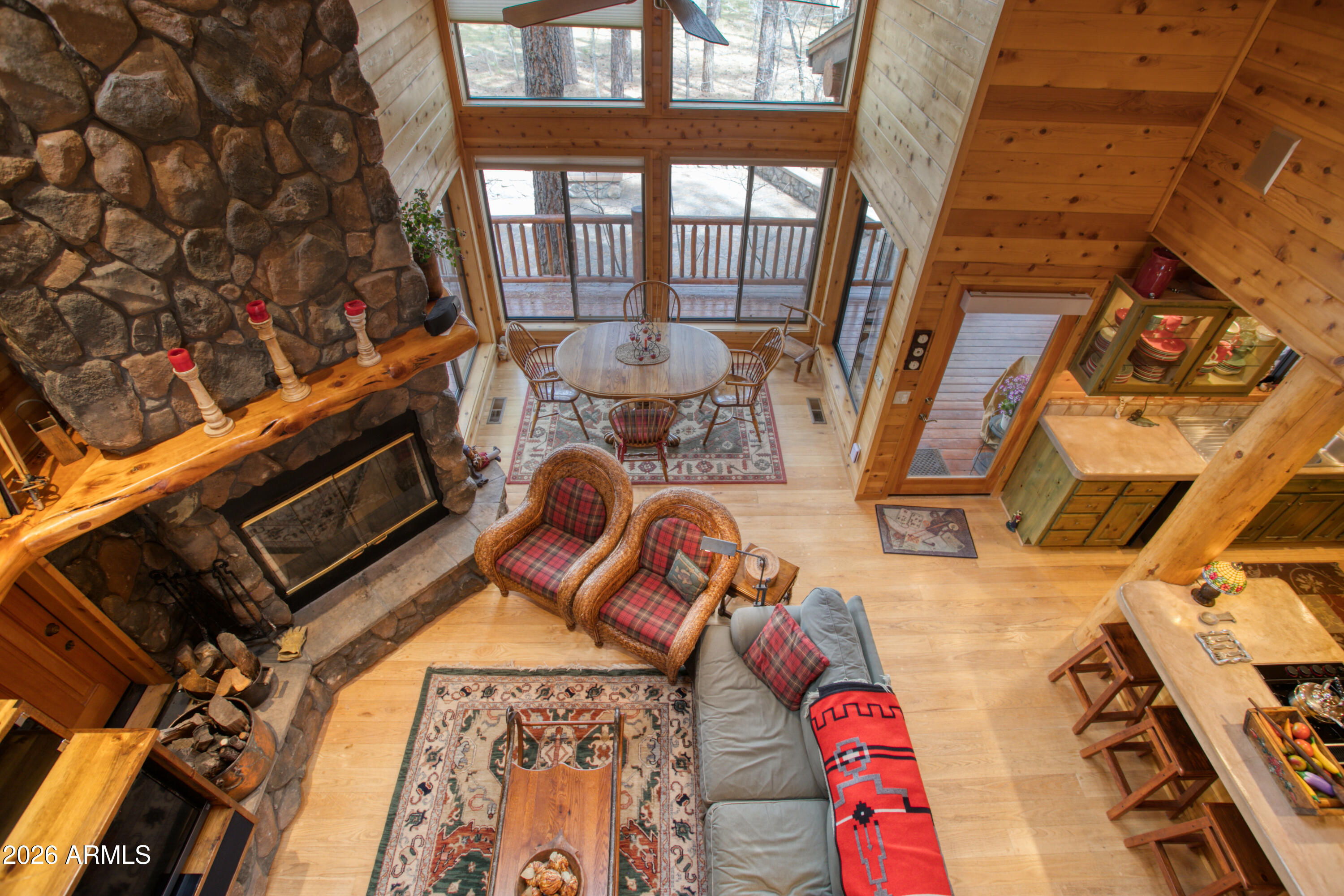 2912 Woodpecker Lane