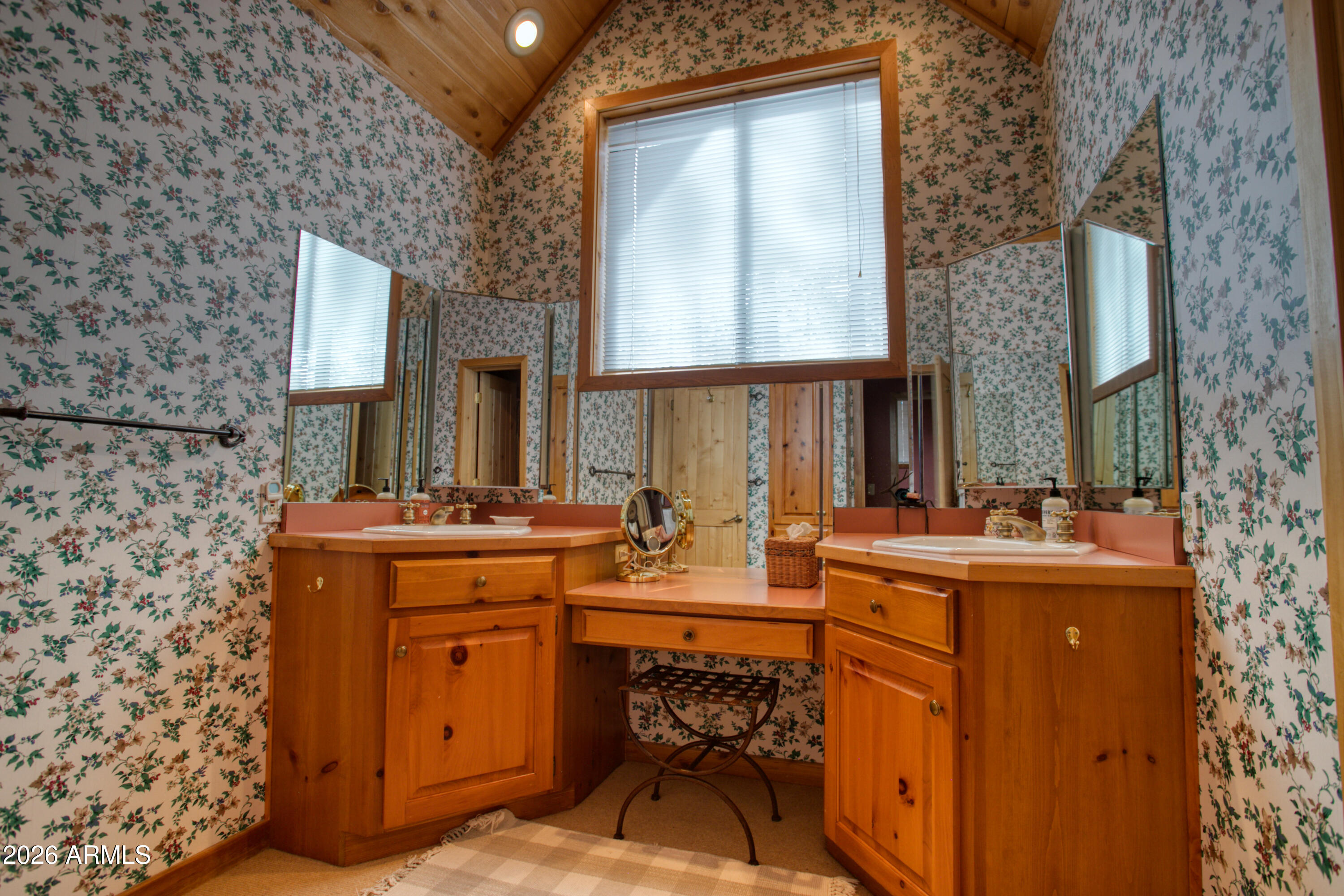 2912 Woodpecker Lane