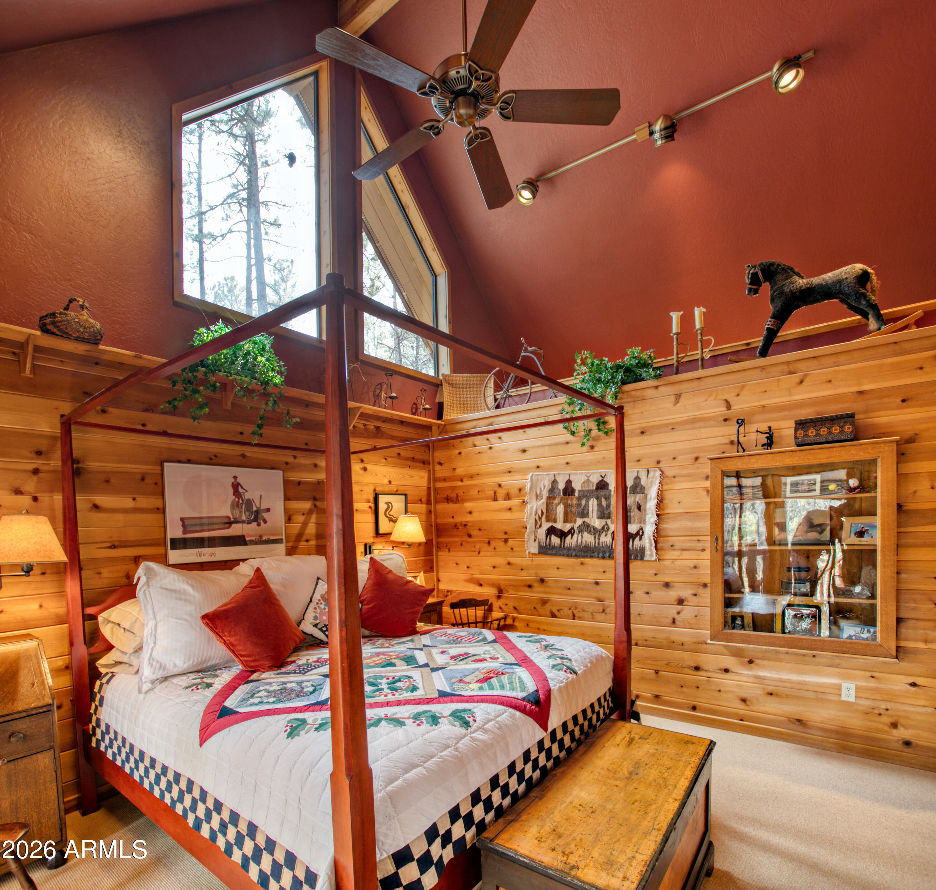 2912 Woodpecker Lane