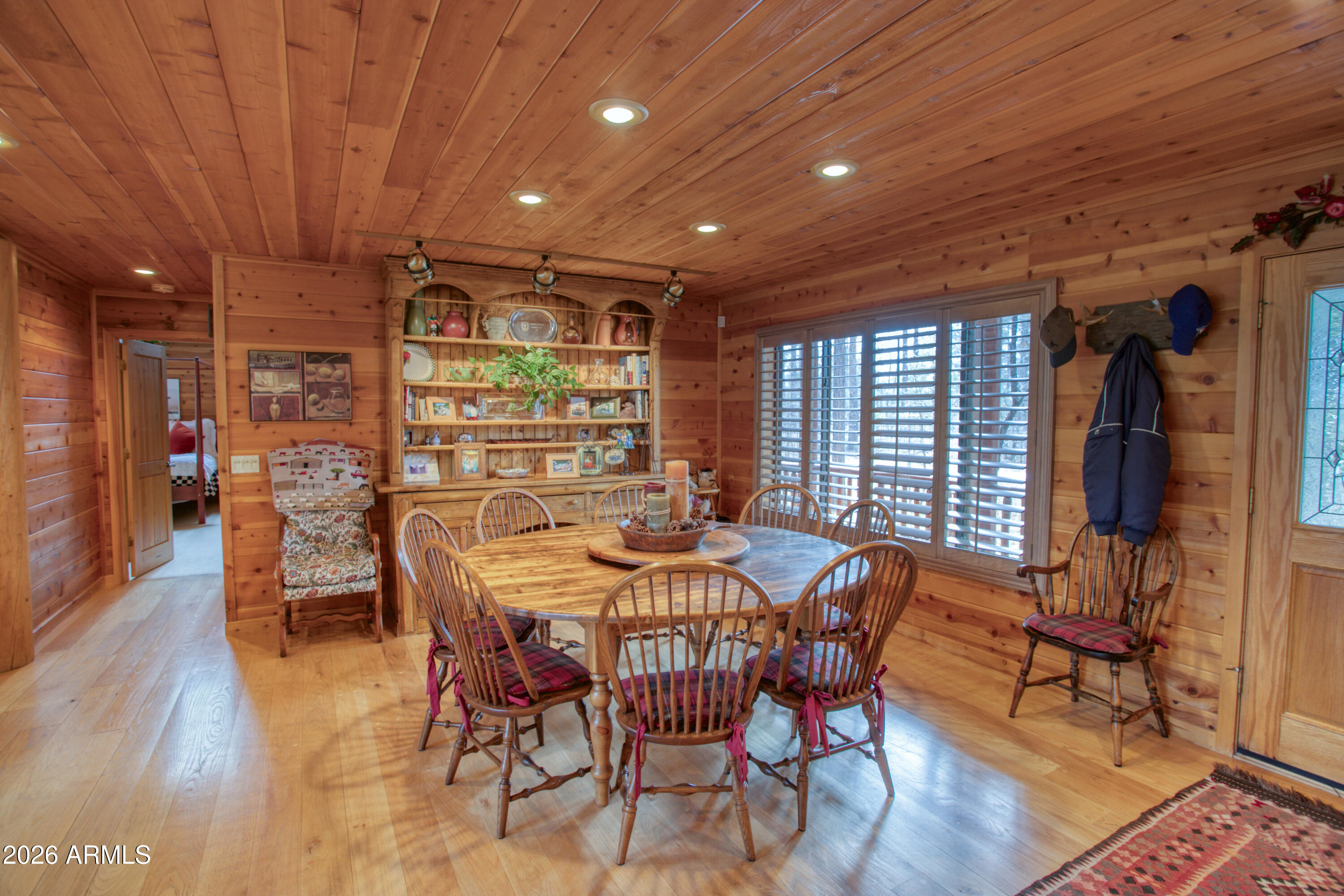 2912 Woodpecker Lane