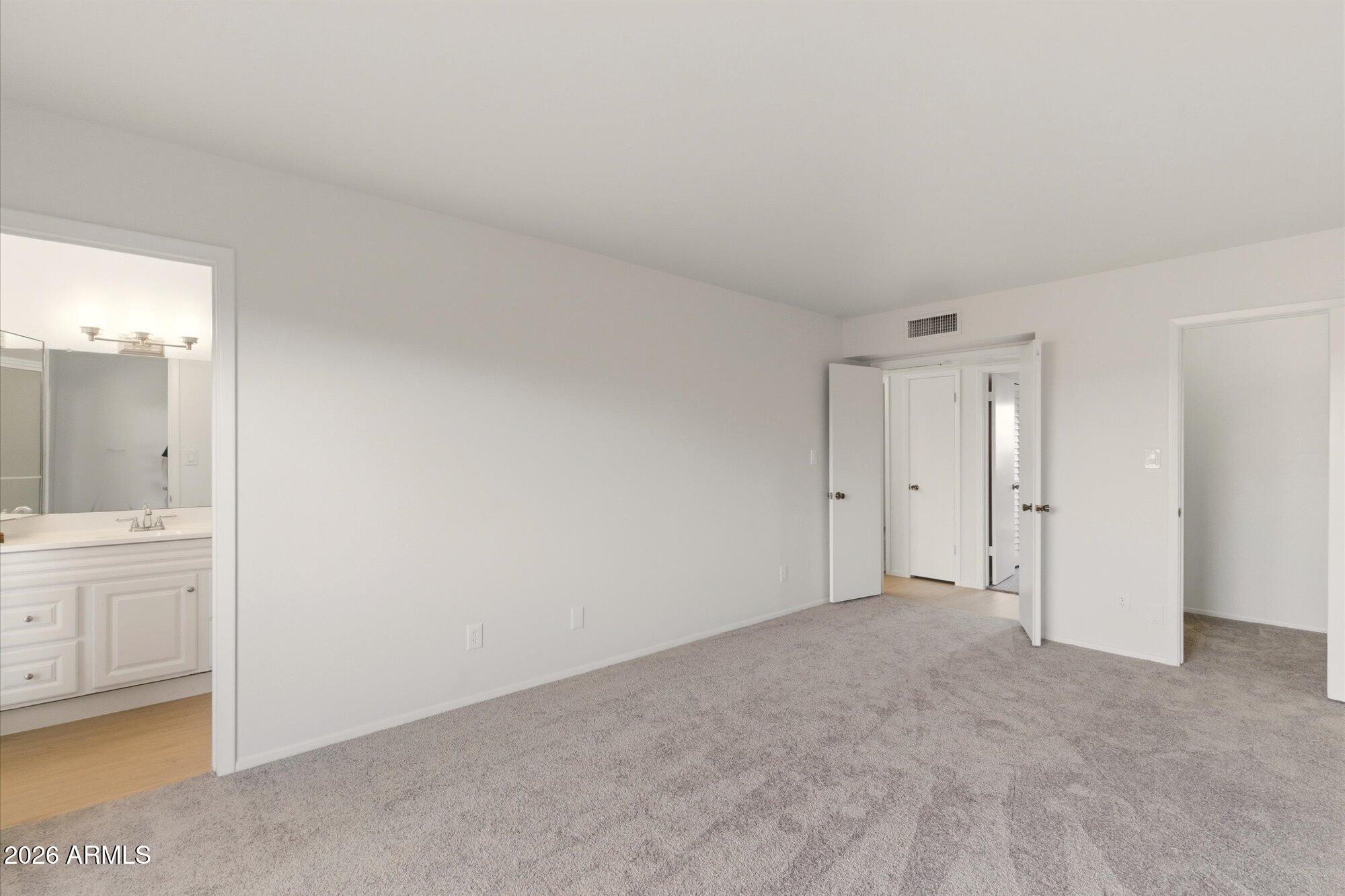 4016 W GRISWOLD Road