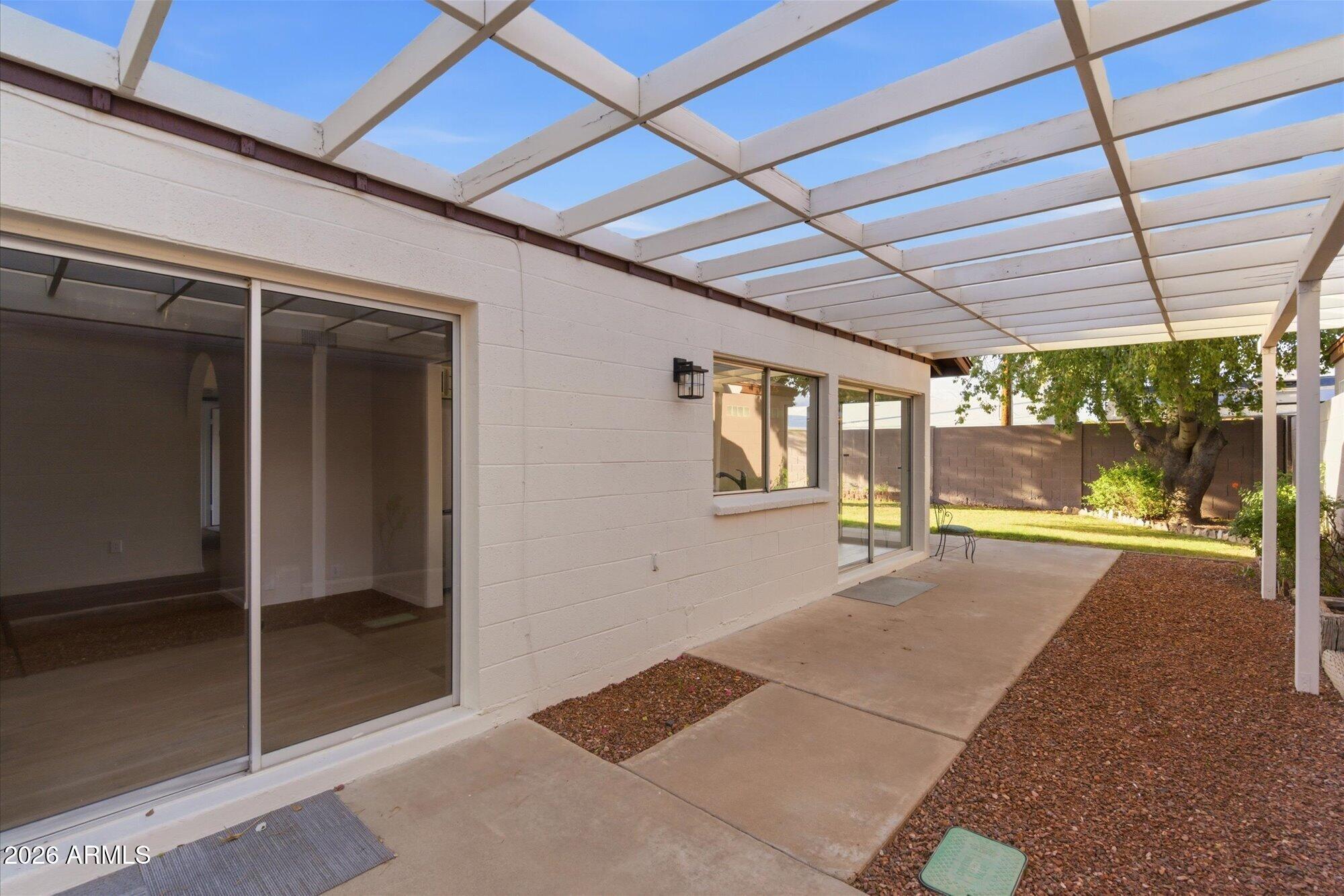 4016 W GRISWOLD Road