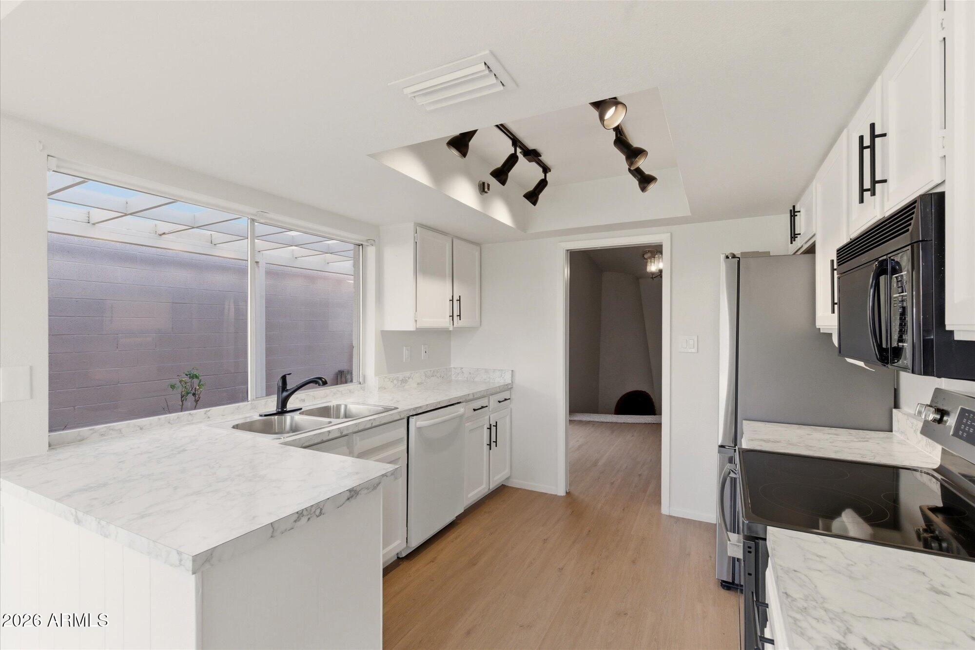 4016 W GRISWOLD Road