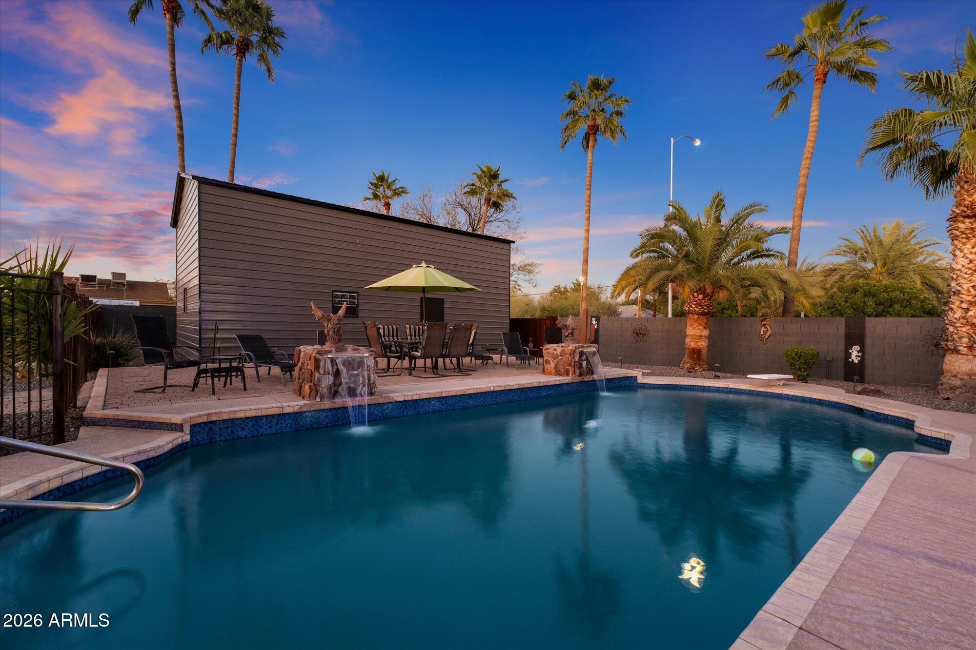 2352 E FLORIAN Circle