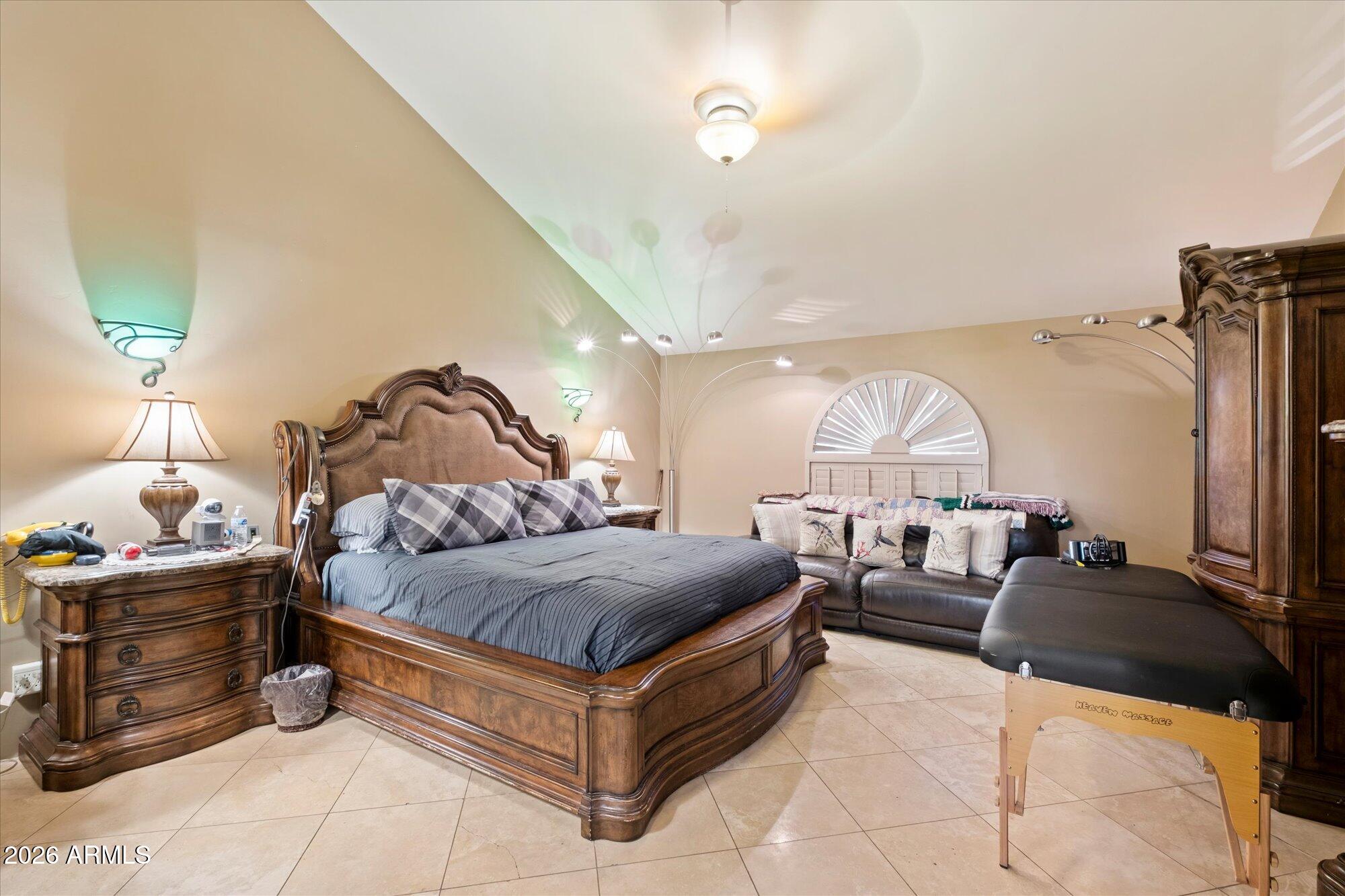 2352 E FLORIAN Circle