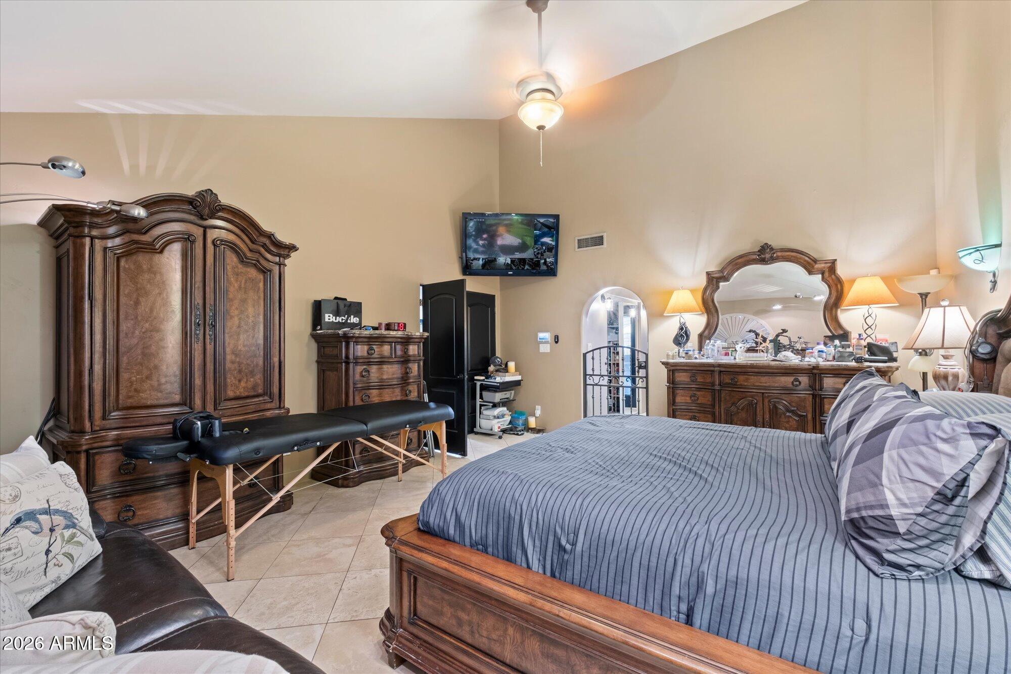 2352 E FLORIAN Circle