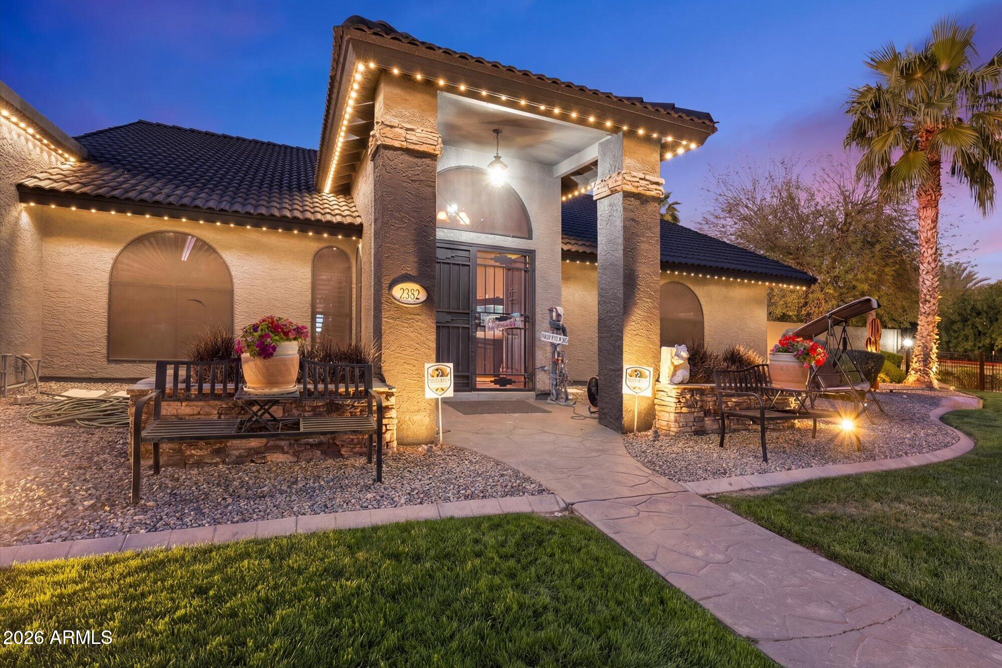 2352 E FLORIAN Circle