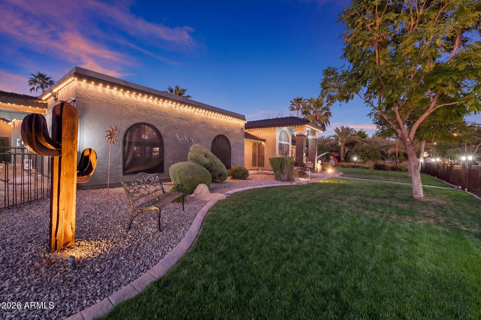 2352 E FLORIAN Circle