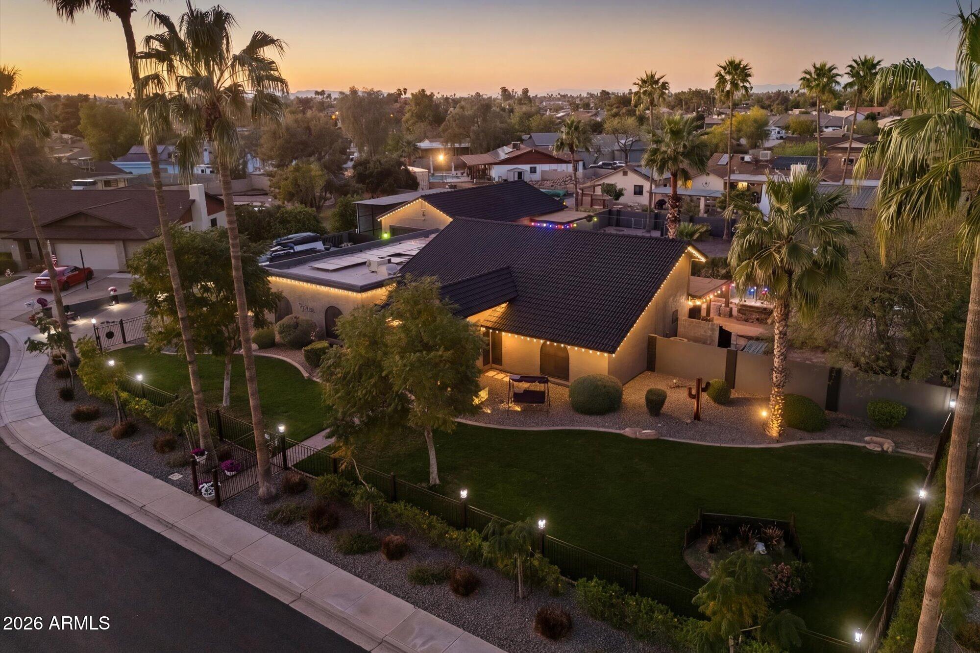 2352 E FLORIAN Circle