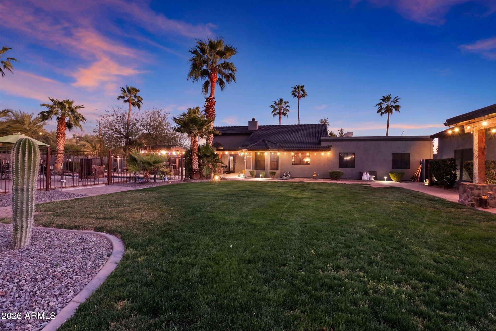 2352 E FLORIAN Circle