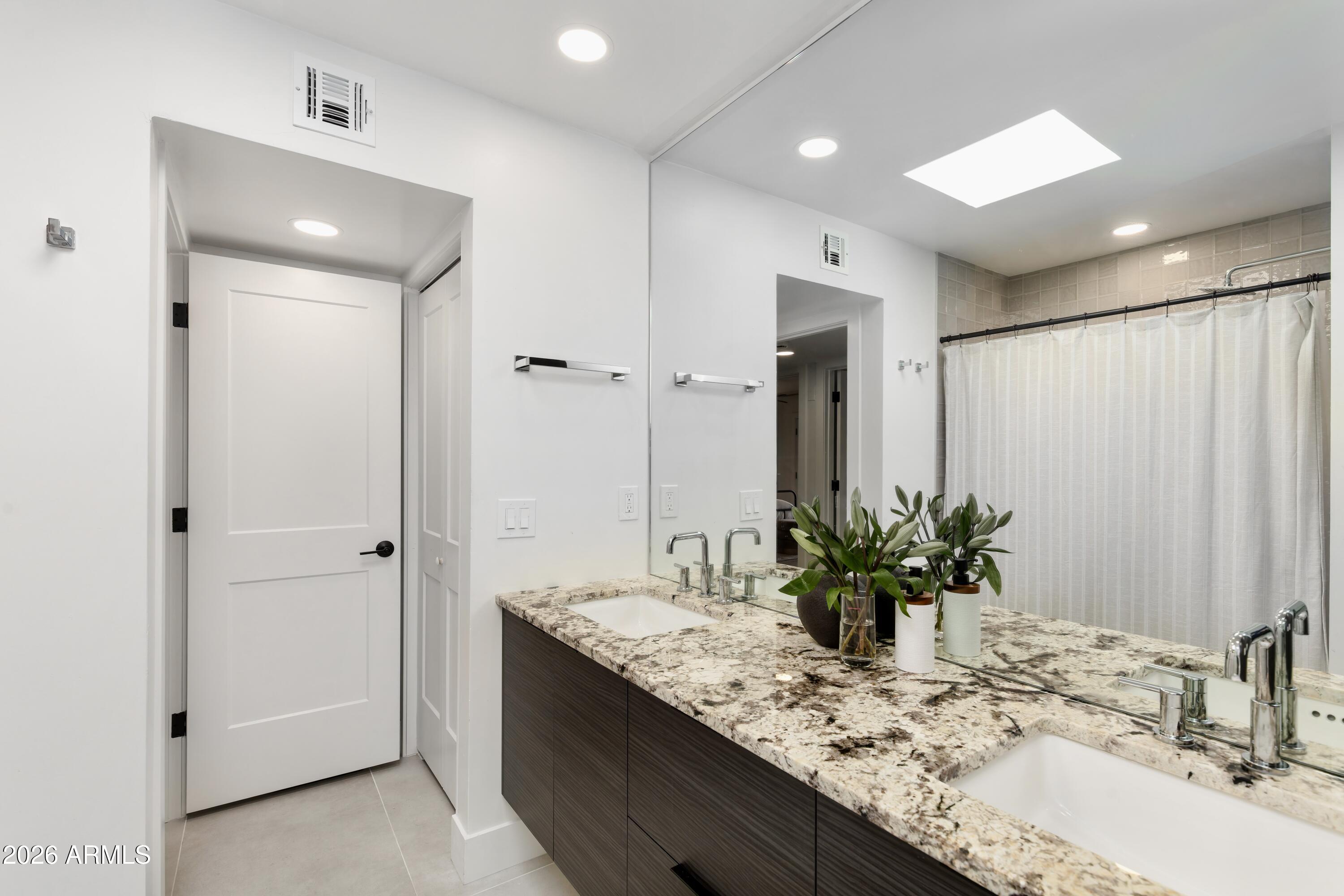 8746 E Via De Viva Street