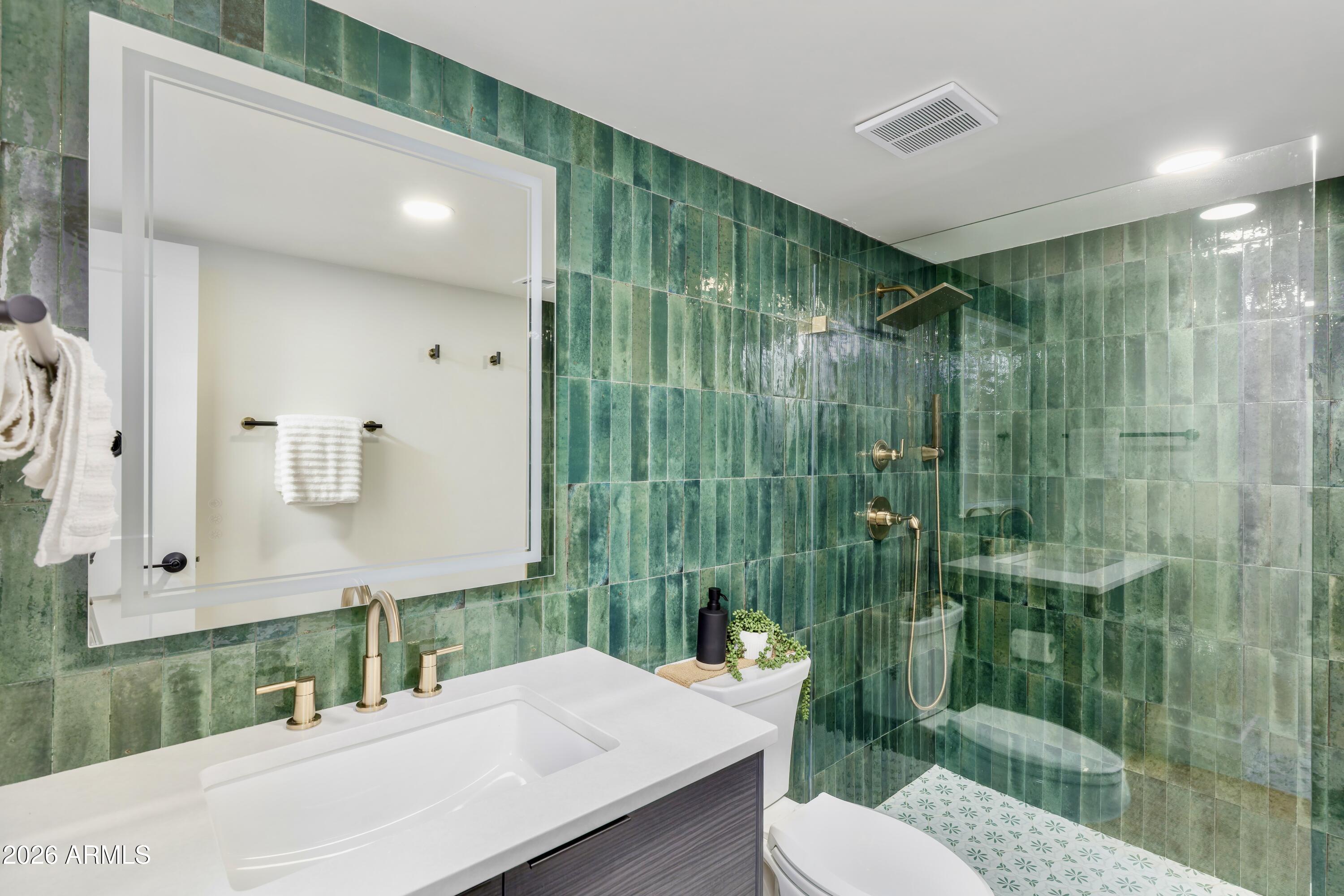 8746 E Via De Viva Street