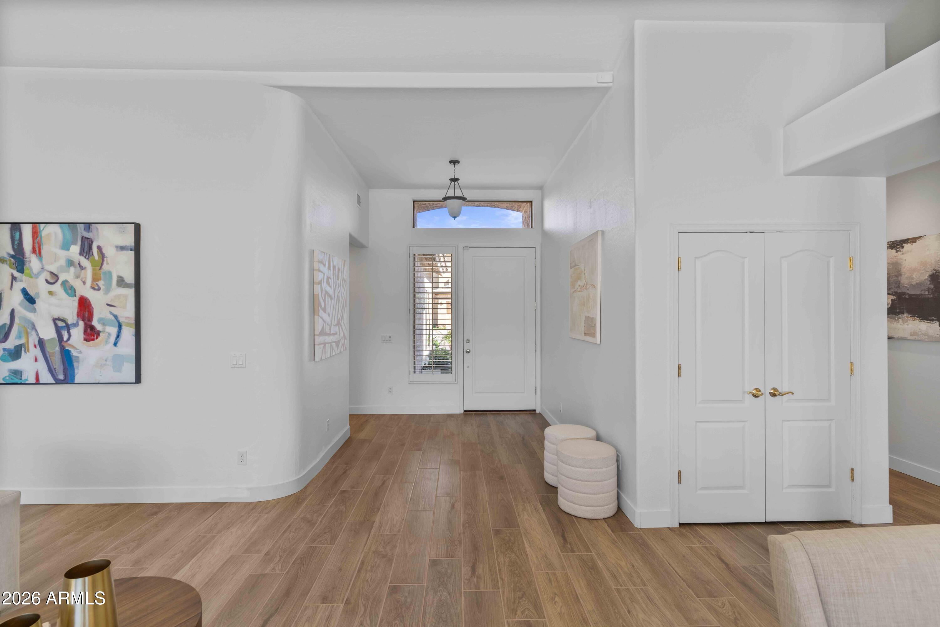 5121 E WALLACE Avenue