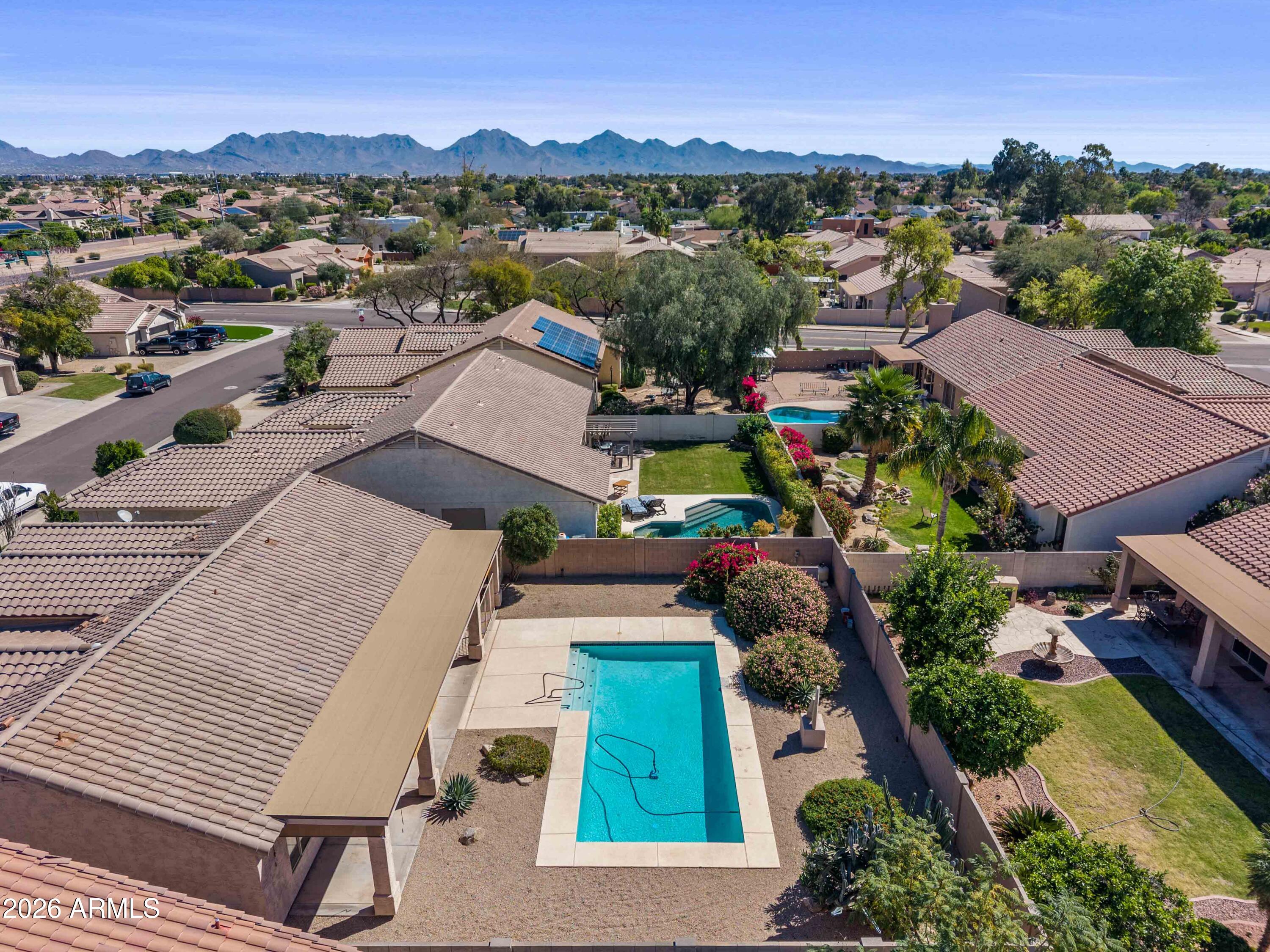 5121 E WALLACE Avenue