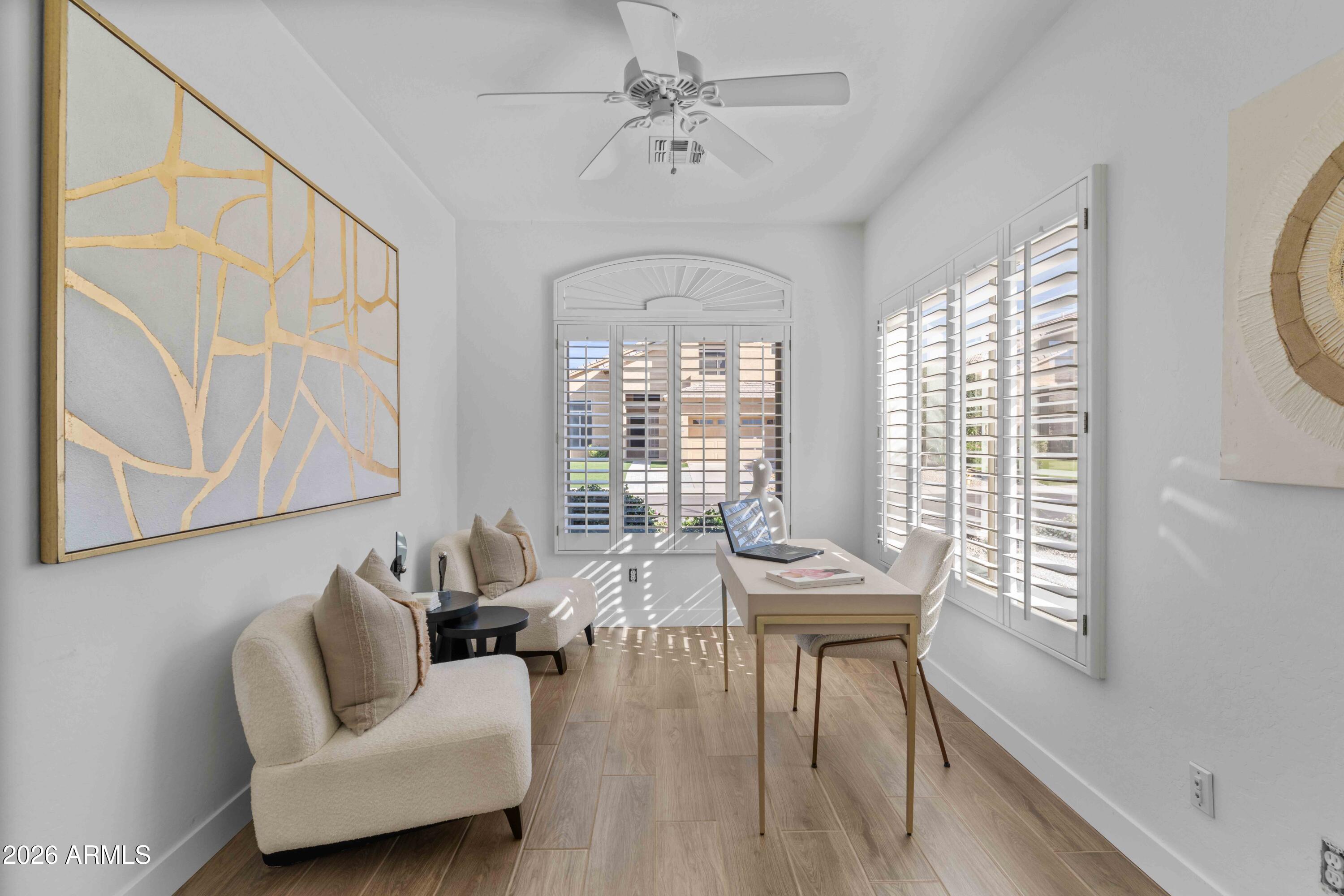 5121 E WALLACE Avenue