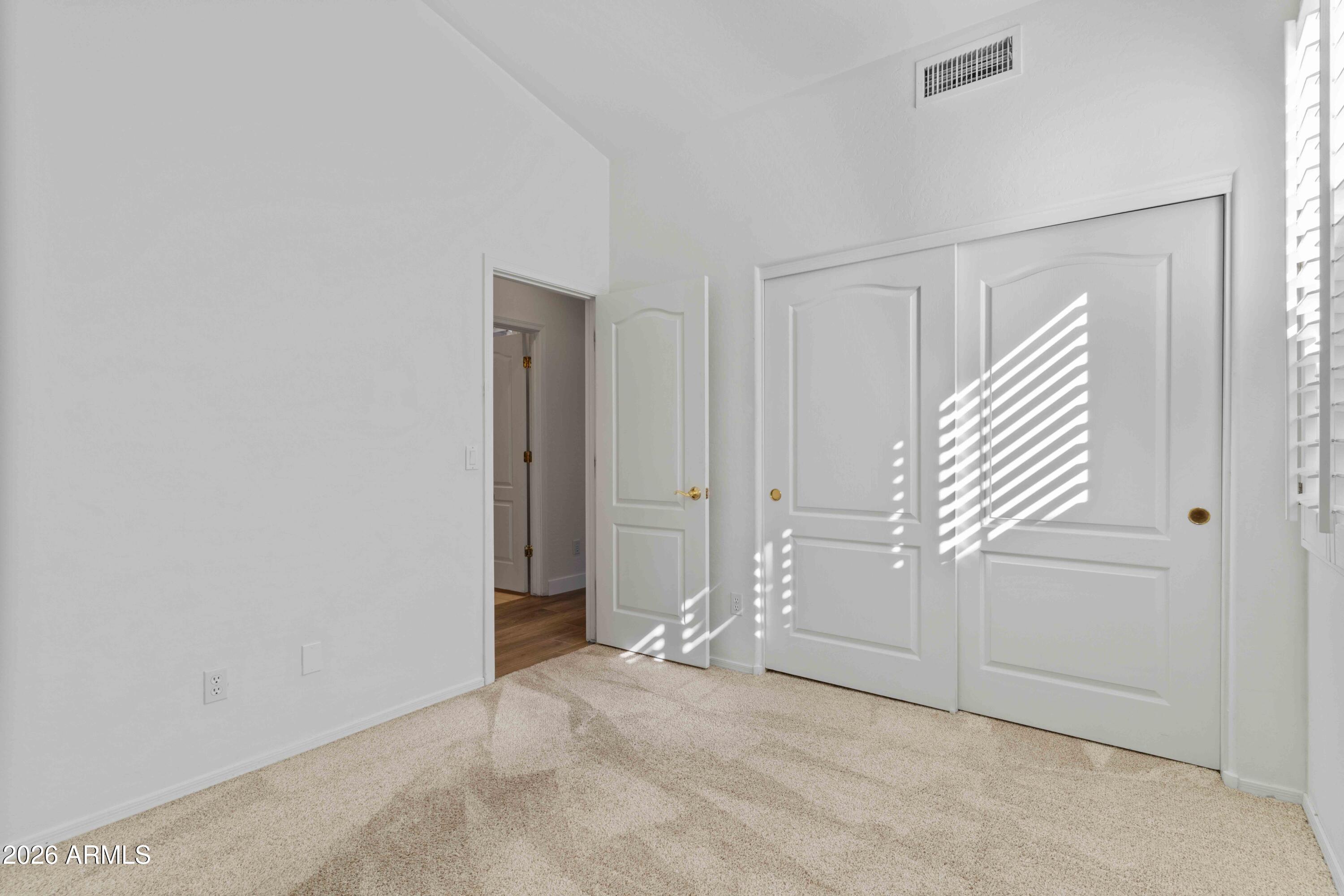 5121 E WALLACE Avenue