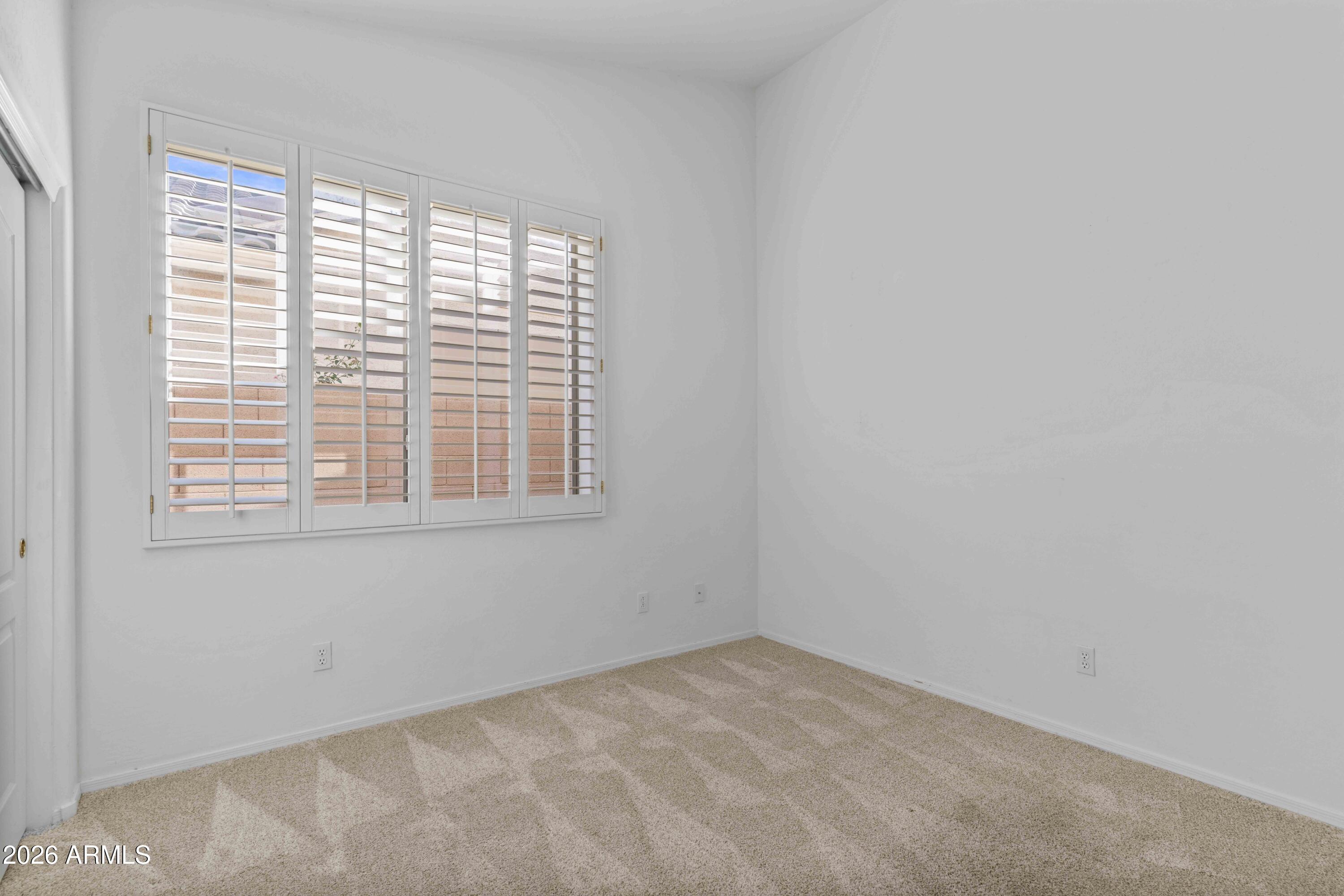 5121 E WALLACE Avenue