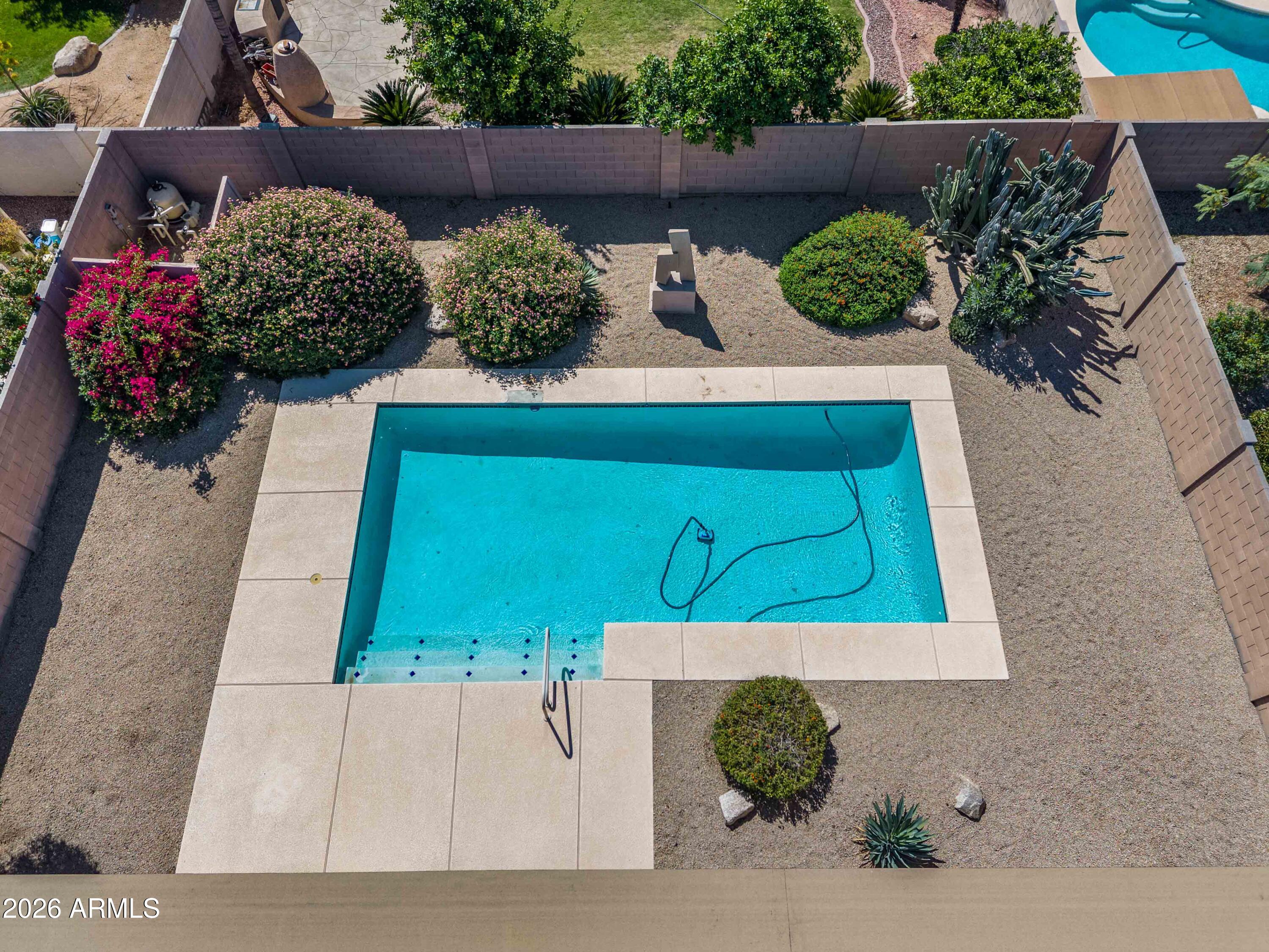 5121 E WALLACE Avenue