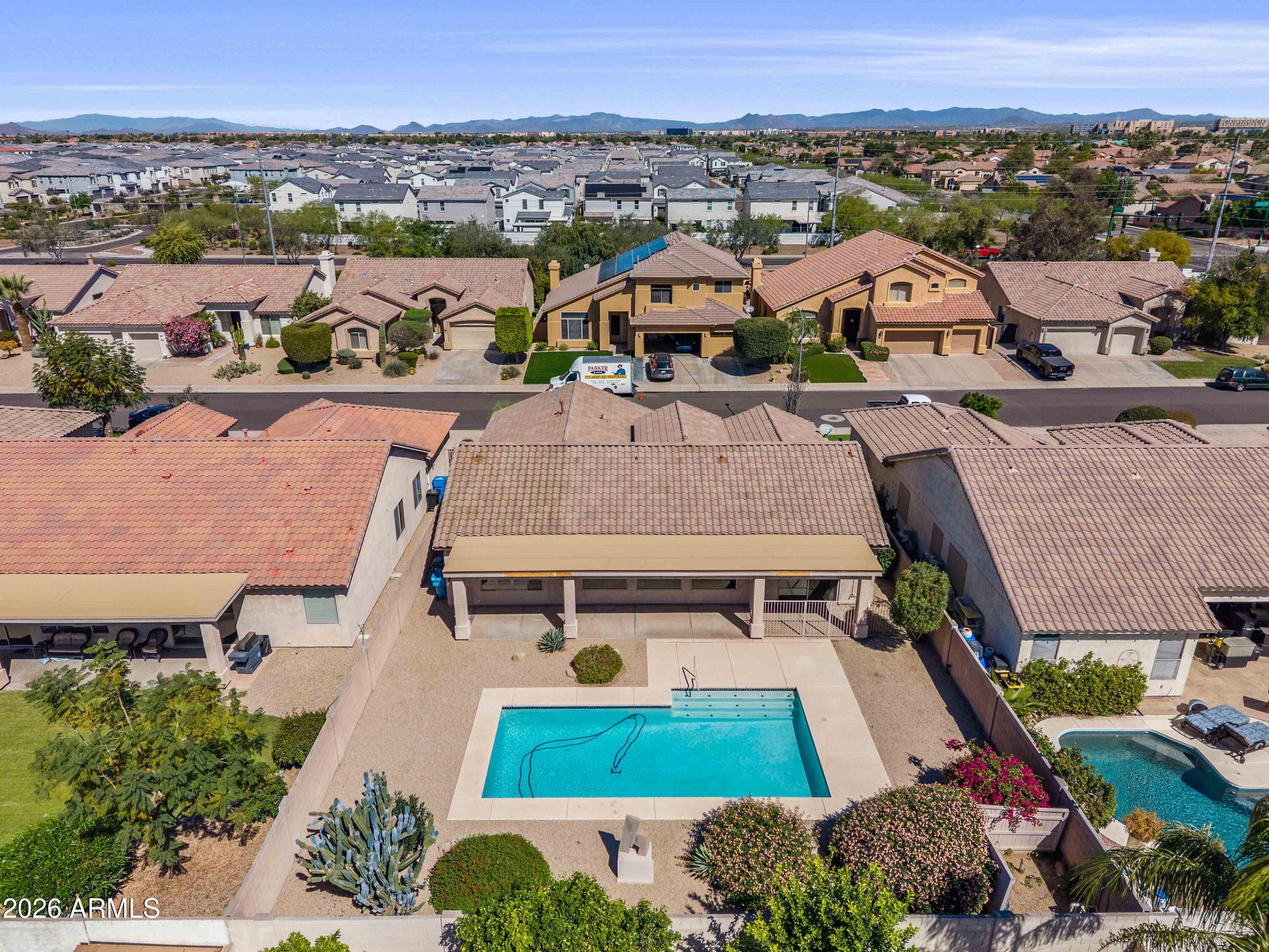 5121 E WALLACE Avenue