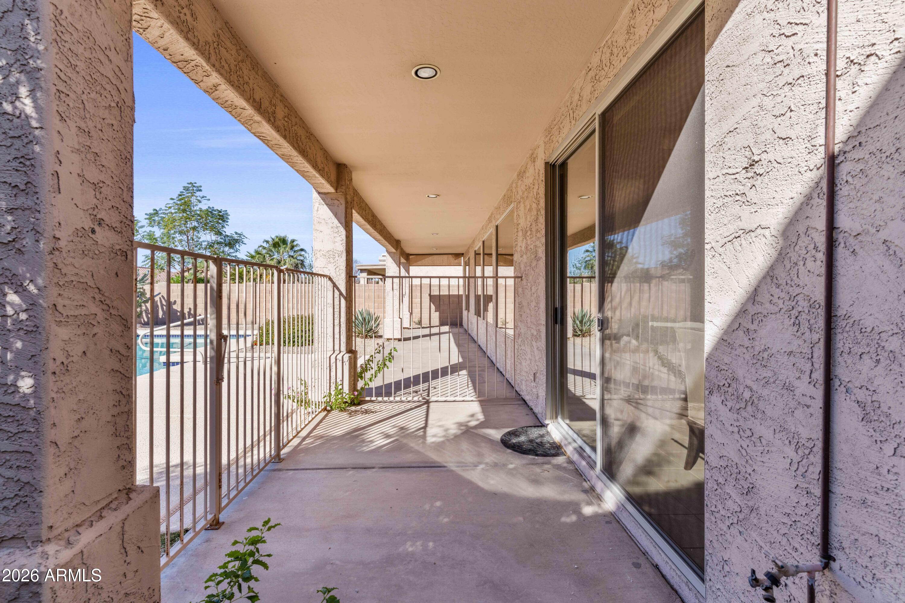 5121 E WALLACE Avenue