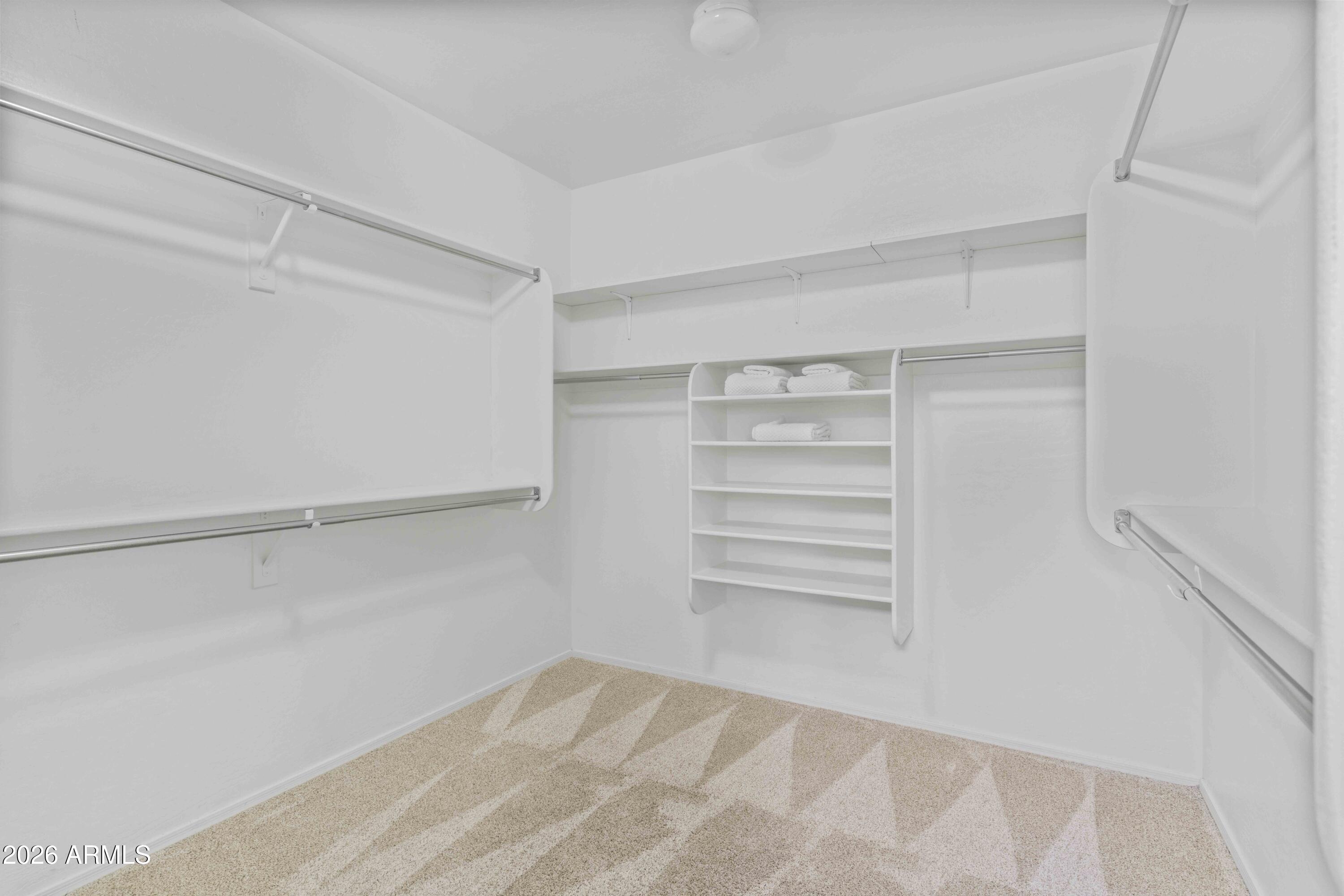 5121 E WALLACE Avenue