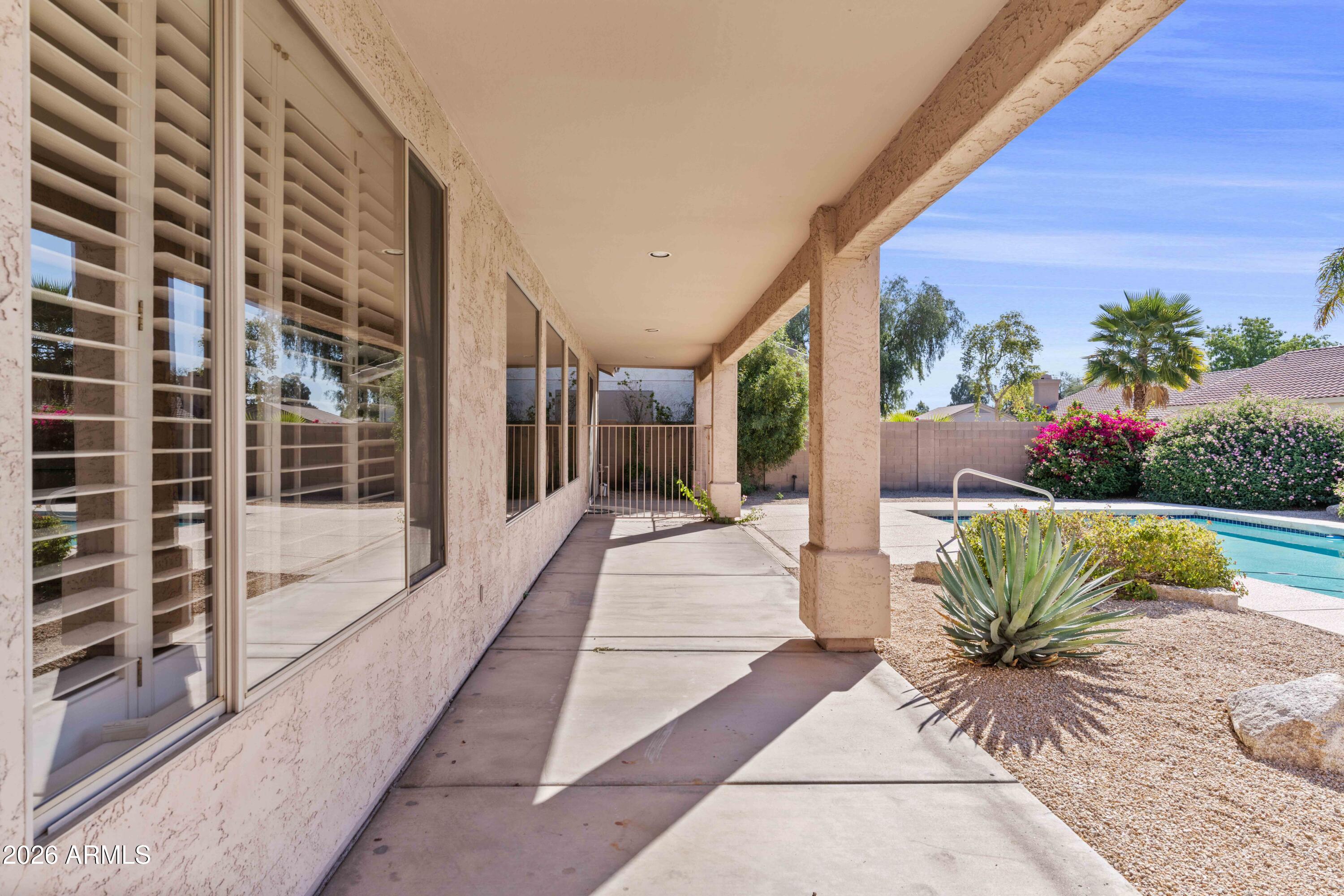 5121 E WALLACE Avenue