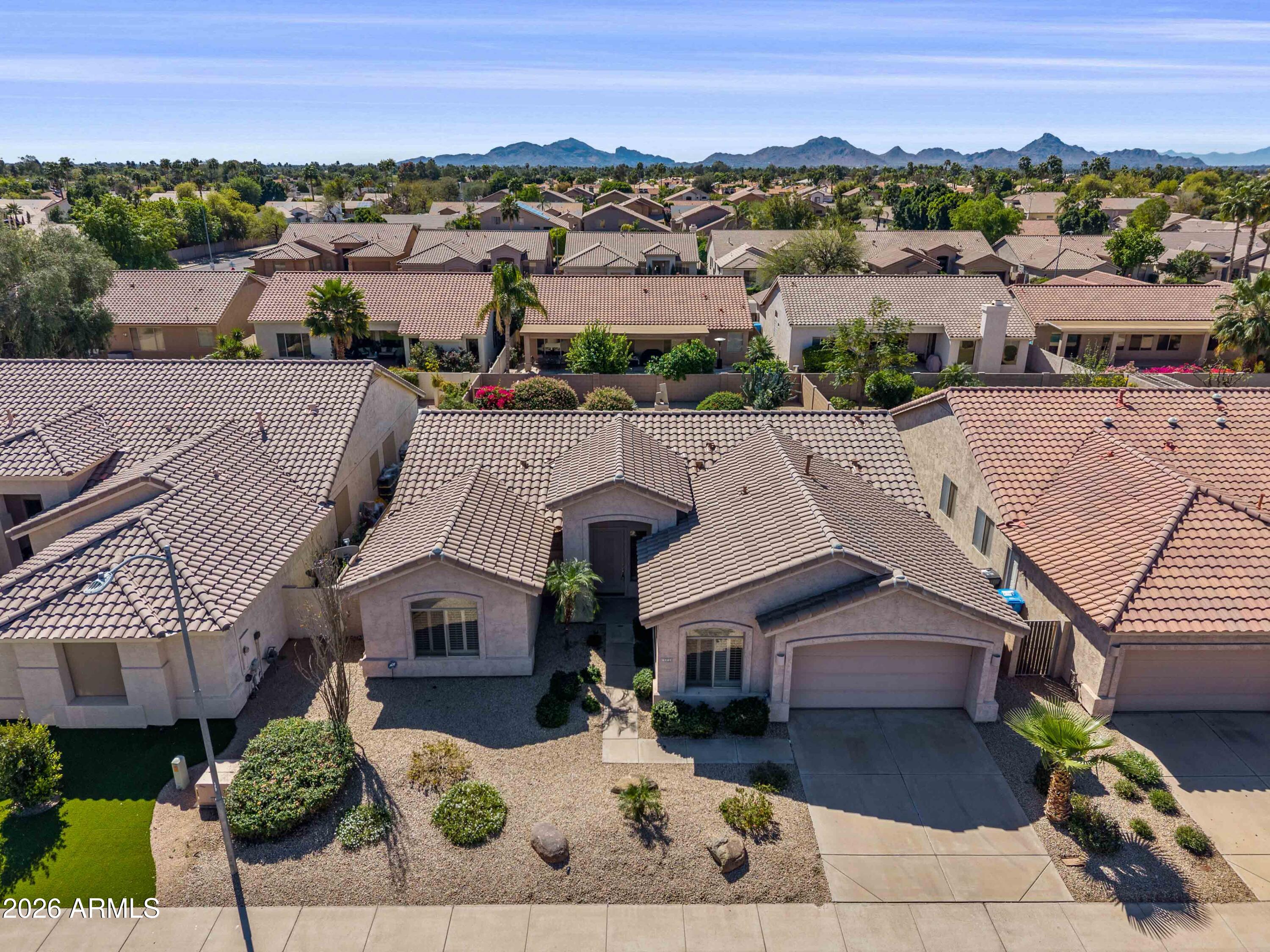 5121 E WALLACE Avenue