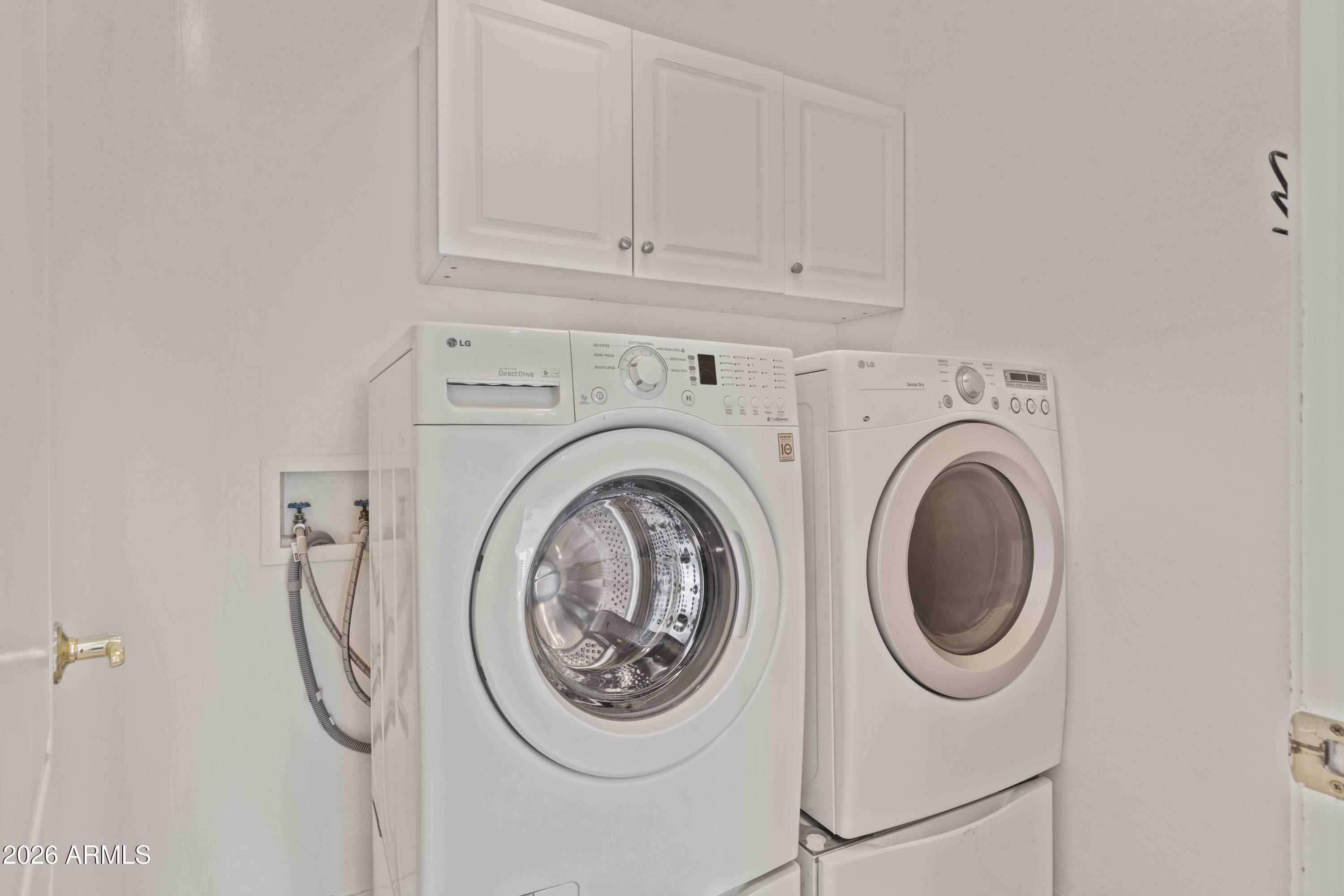 5121 E WALLACE Avenue