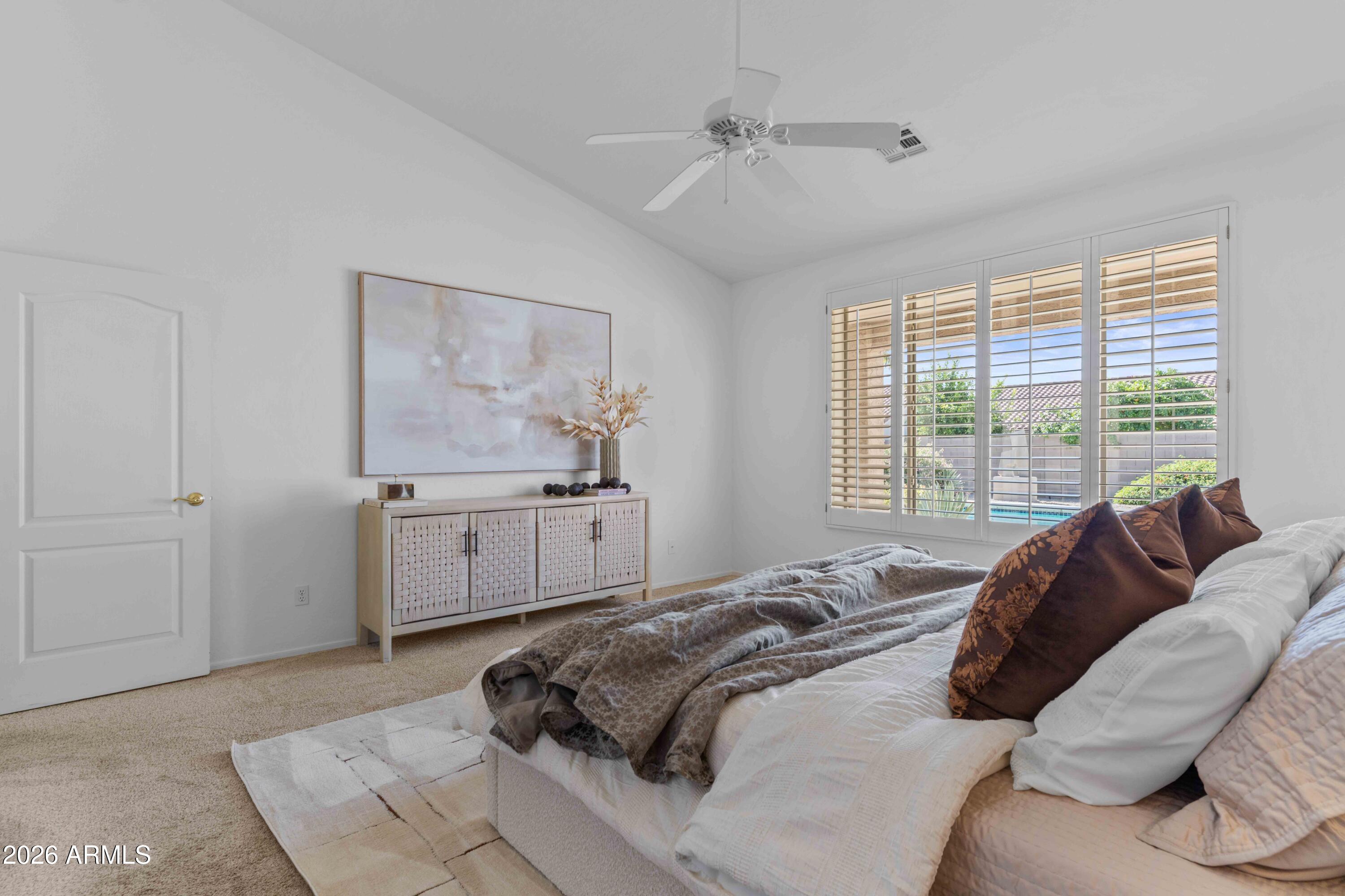 5121 E WALLACE Avenue